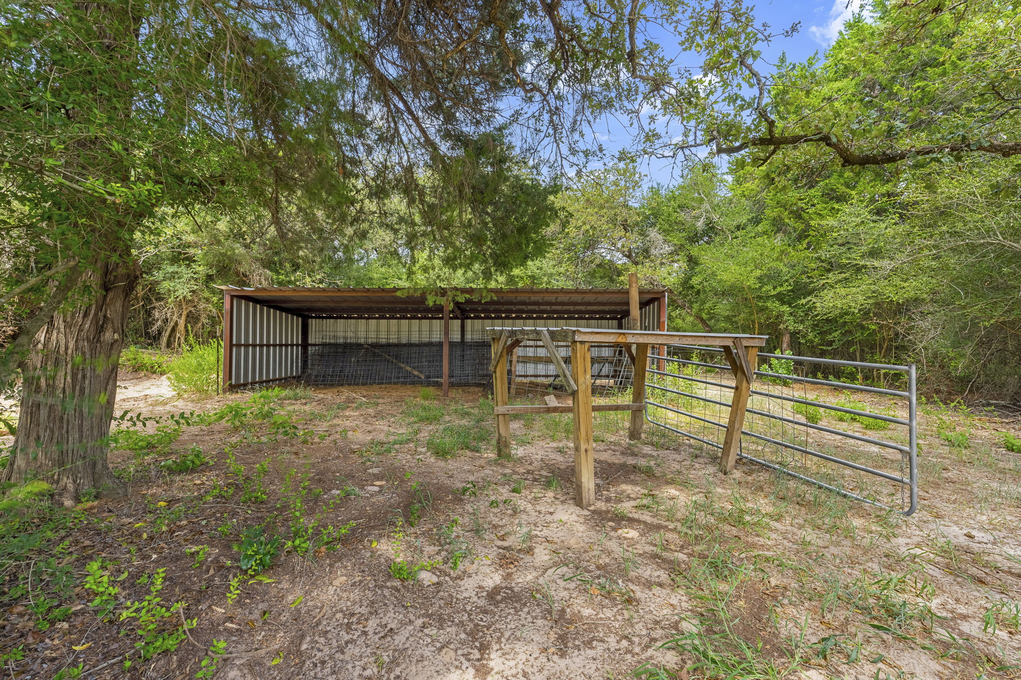 main property photo 12