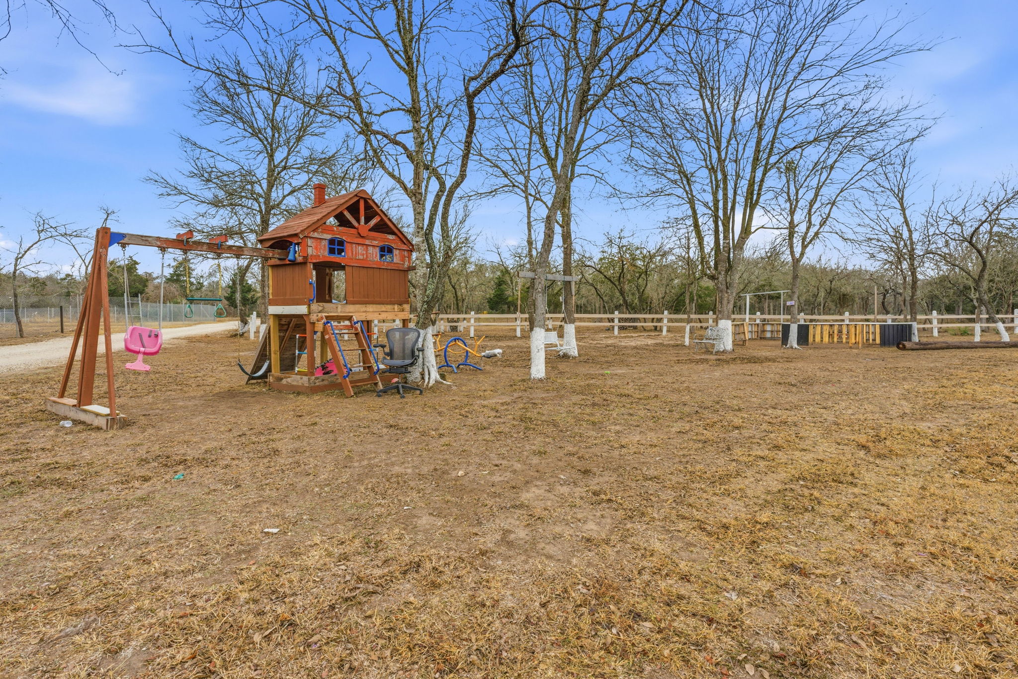 main property photo 6