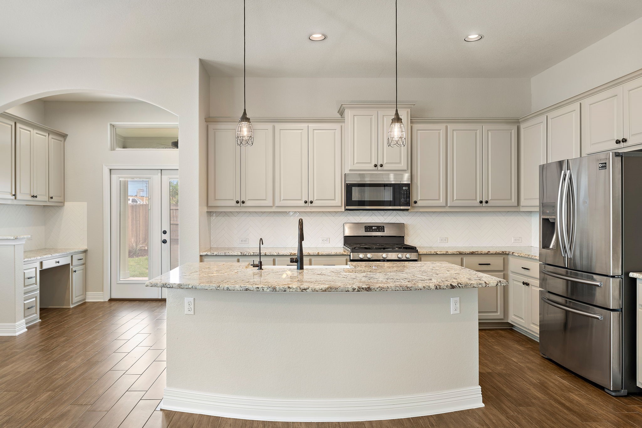main property photo 12