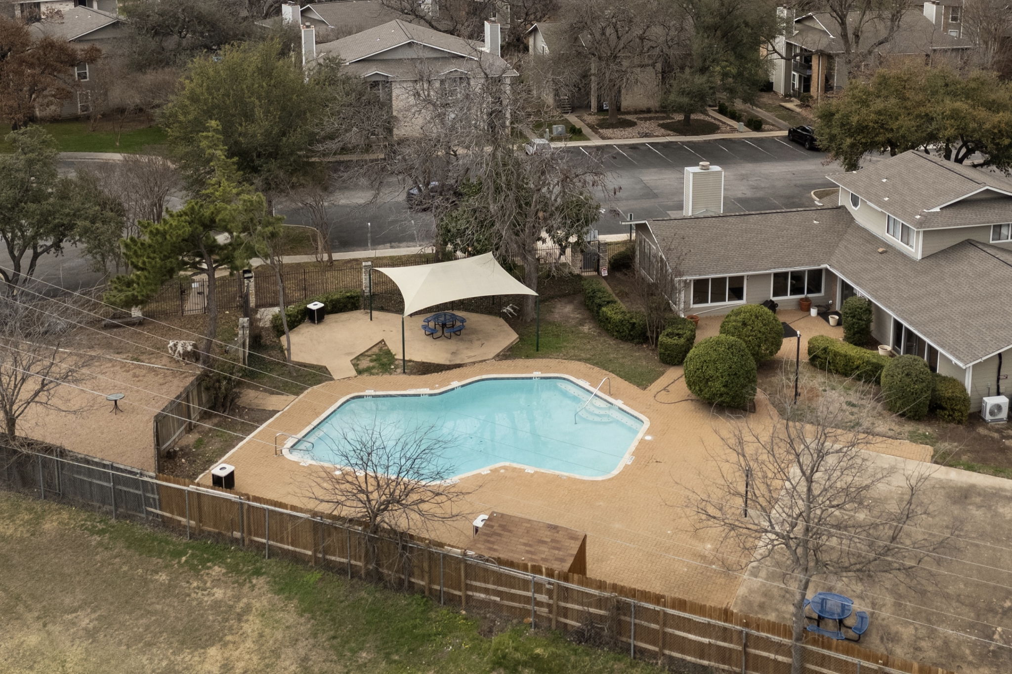 main property photo 30