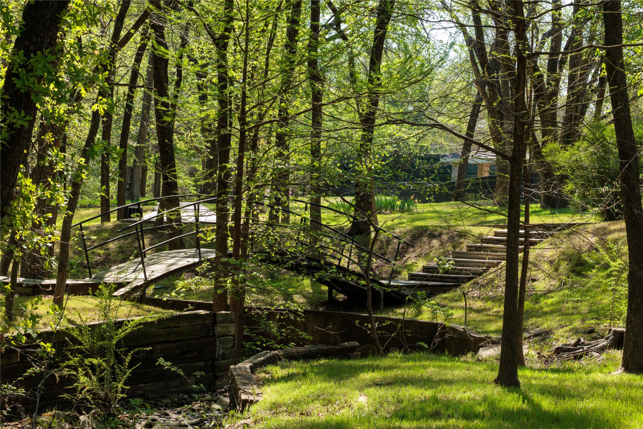 main property photo 28