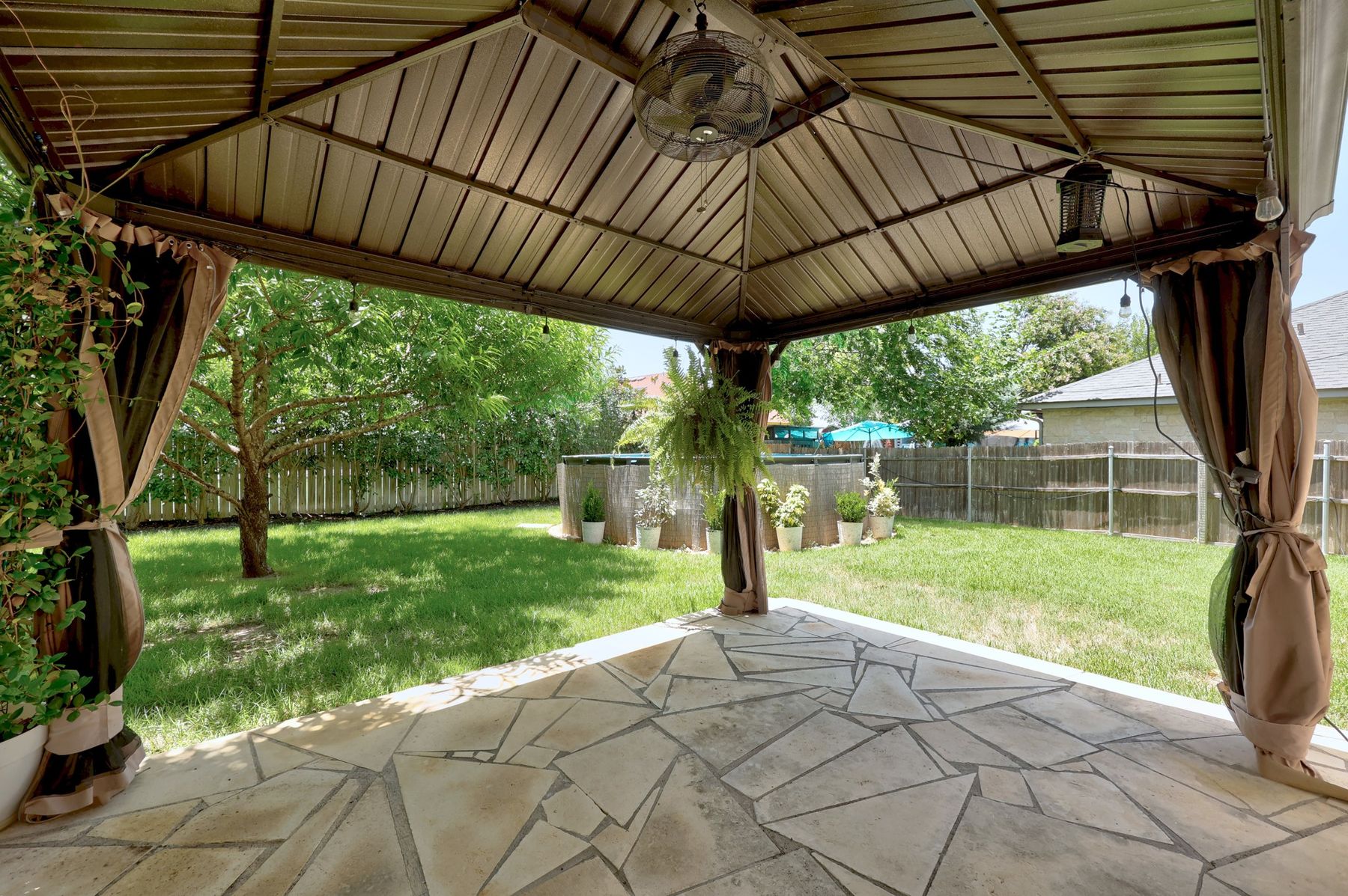 main property photo 19