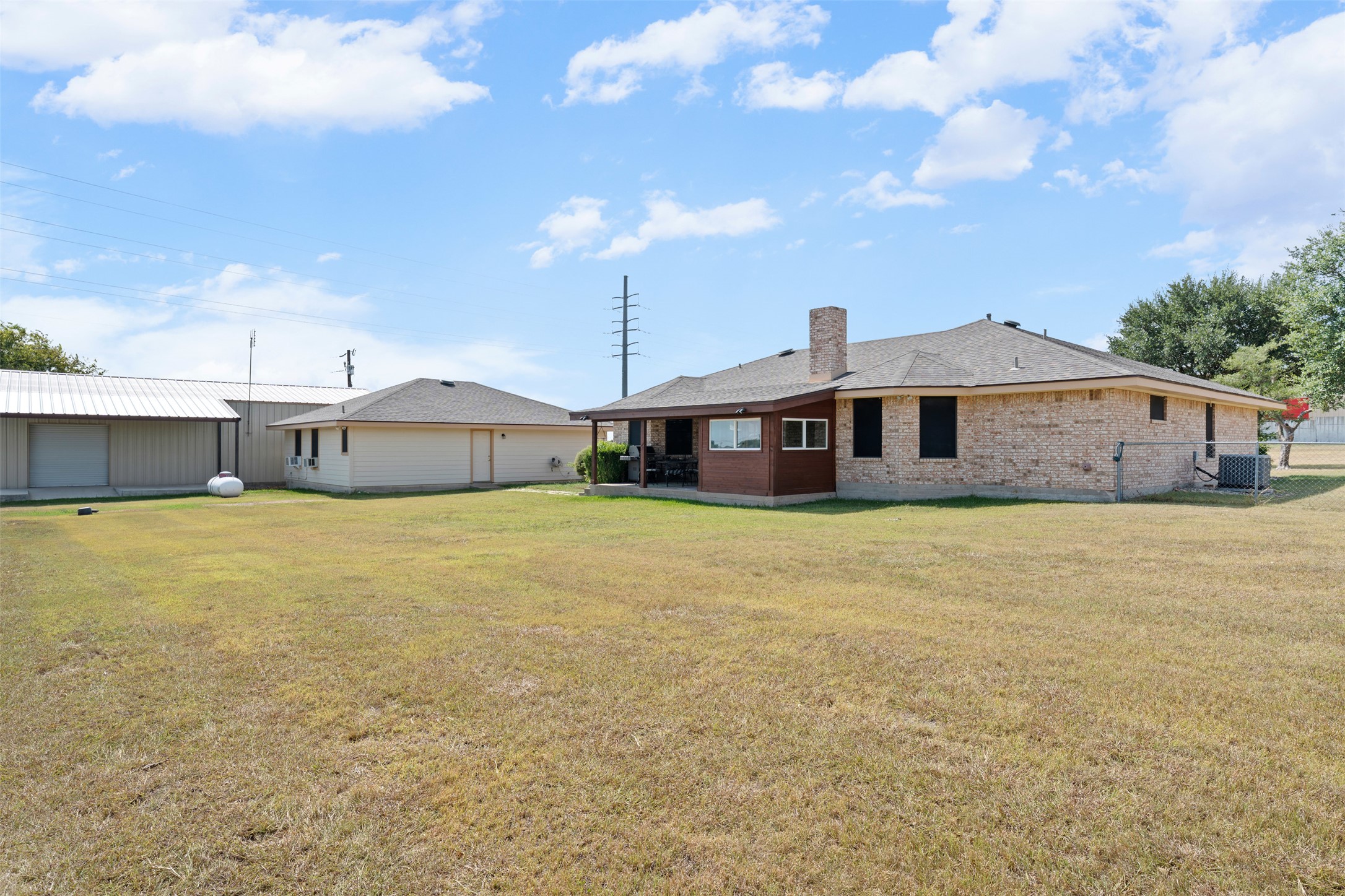 main property photo 32