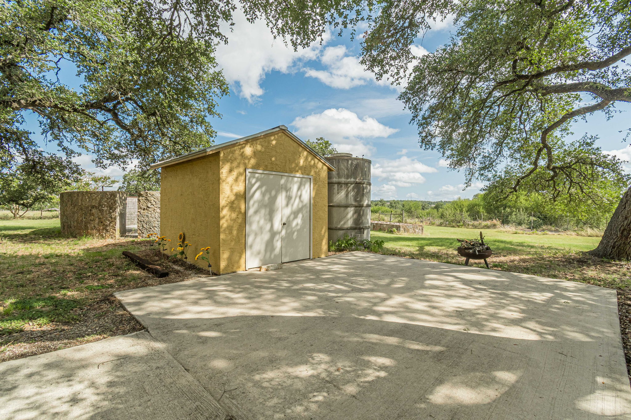main property photo 32