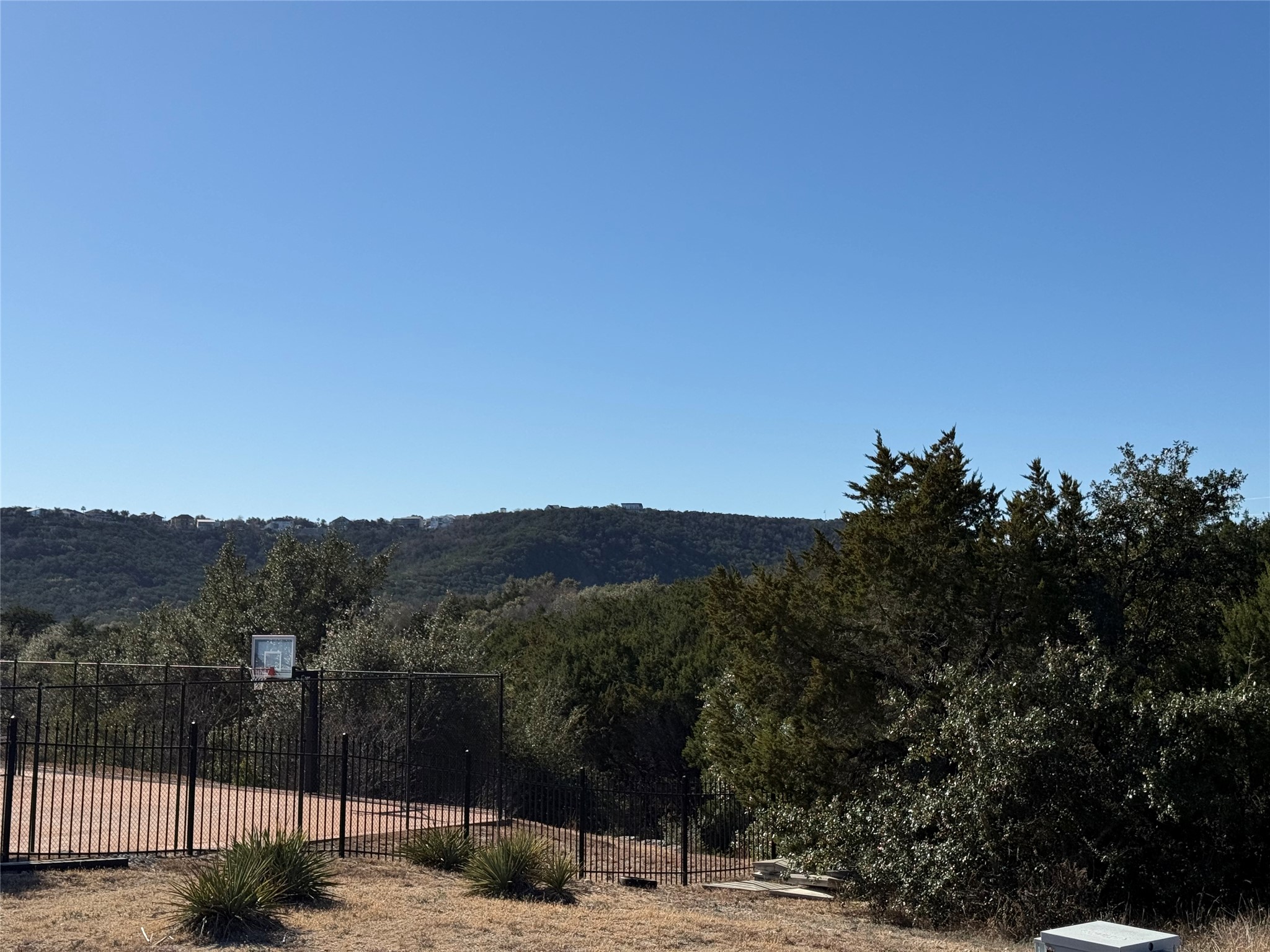 main property photo 10