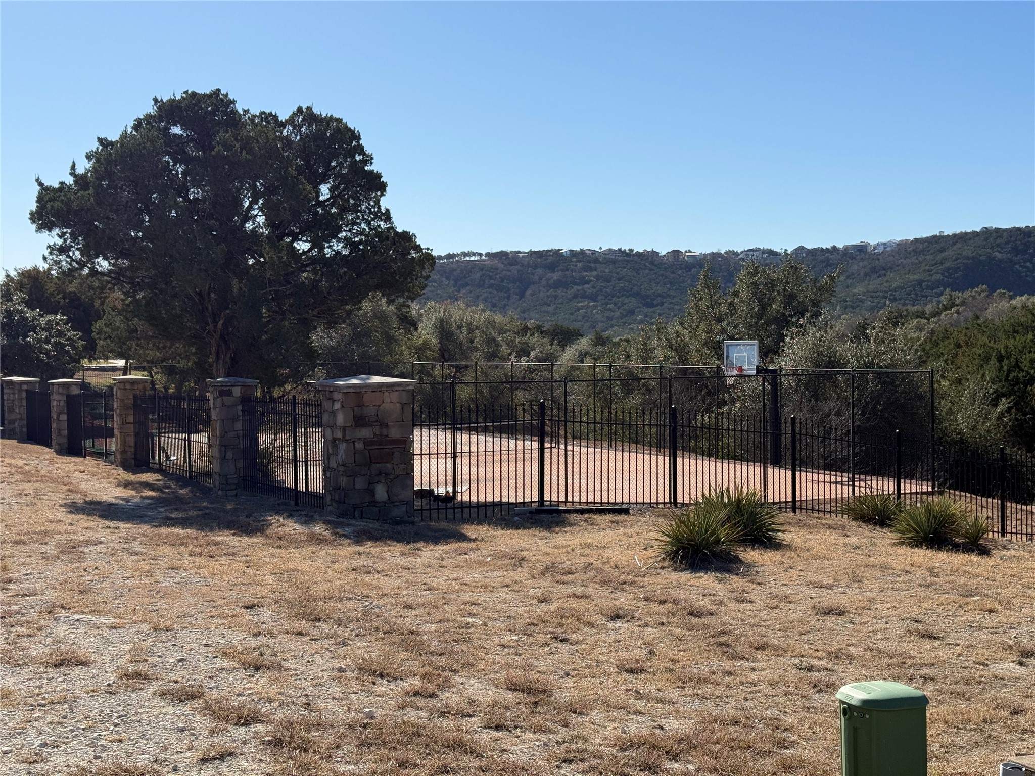 main property photo 11