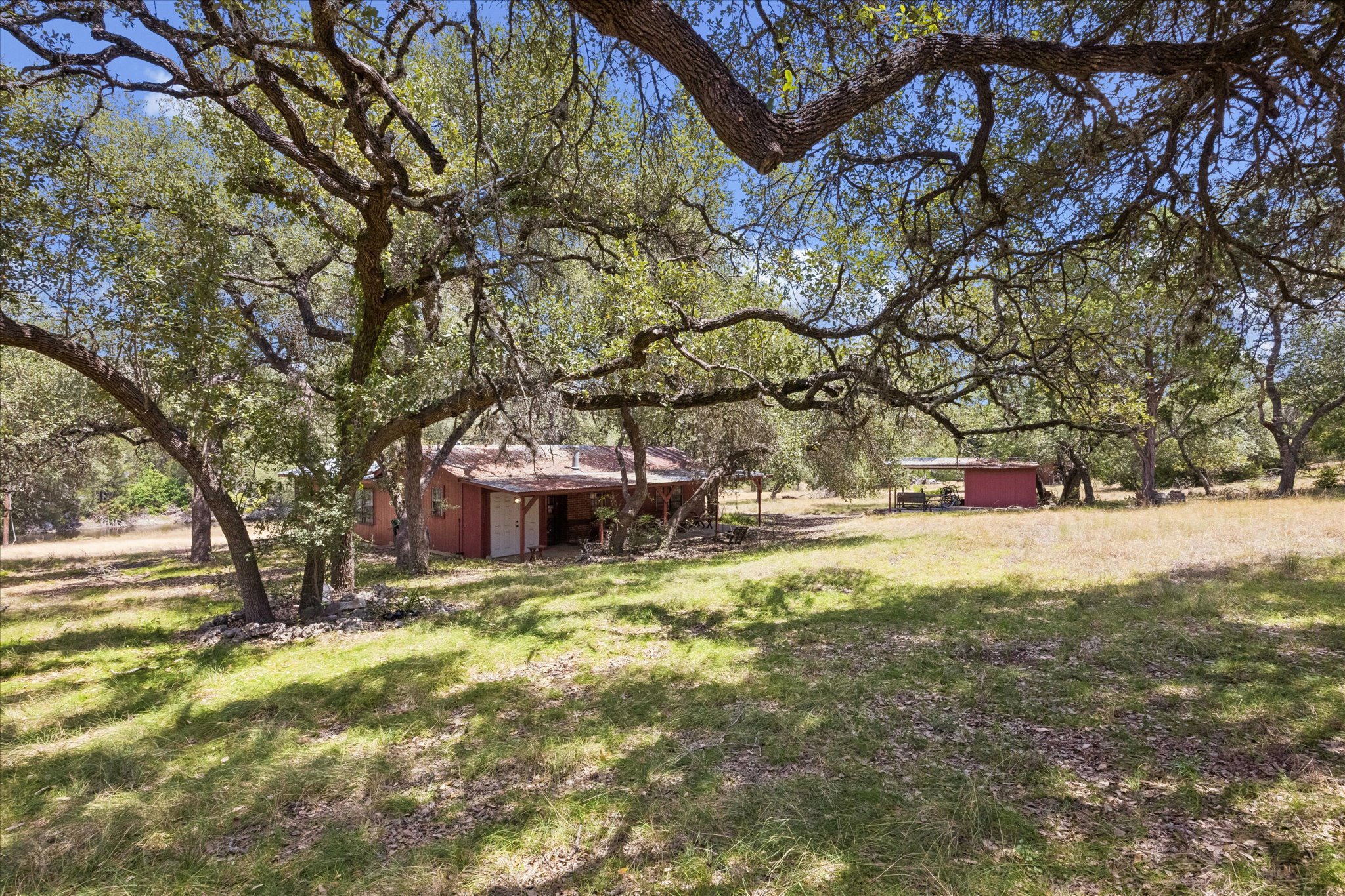 main property photo 8