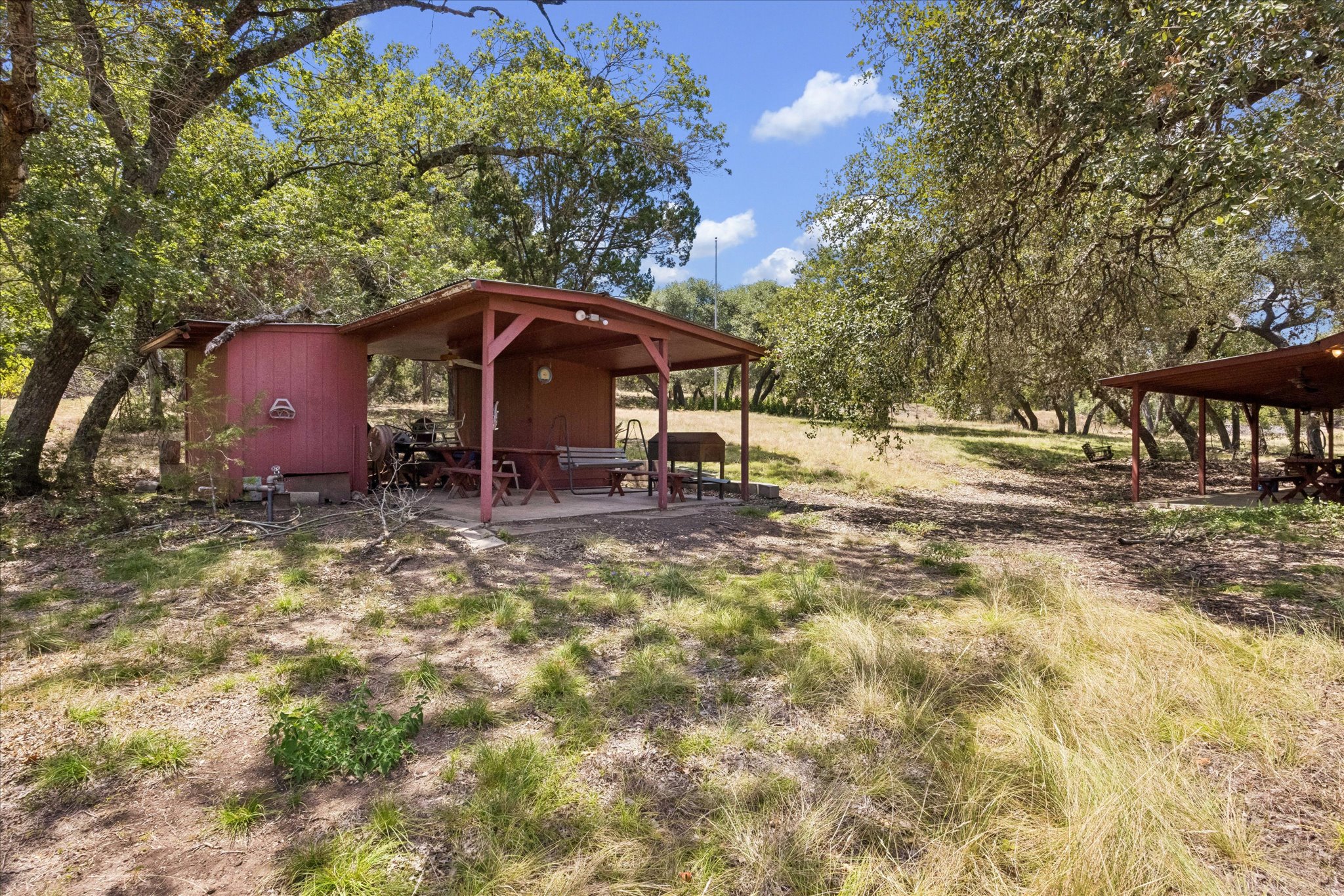 main property photo 9