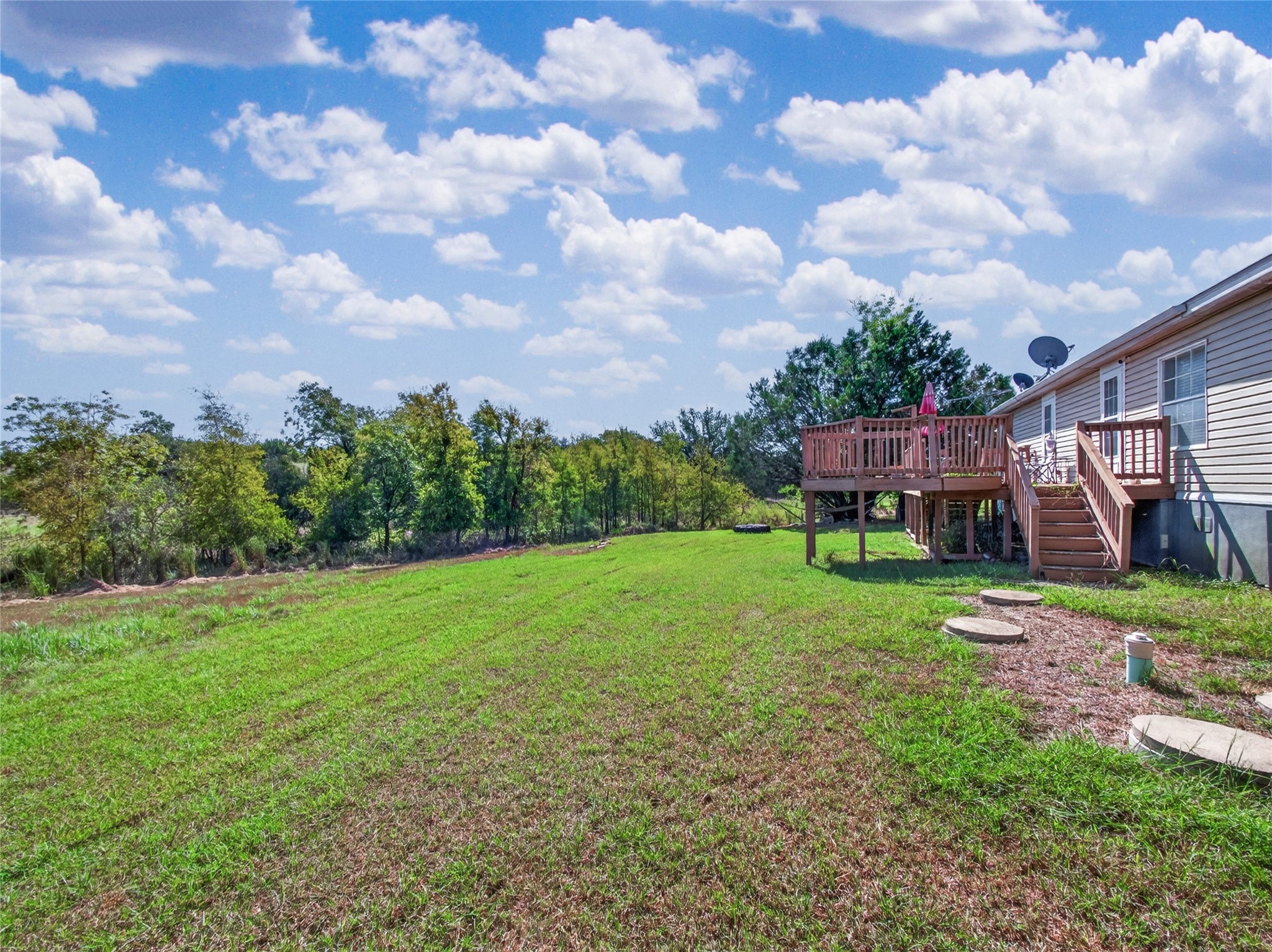main property photo 28