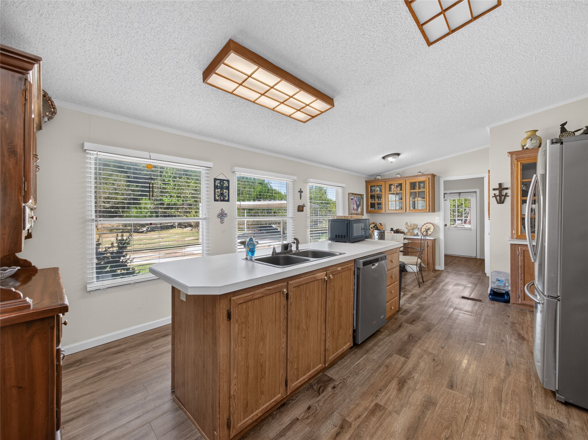 main property photo 9