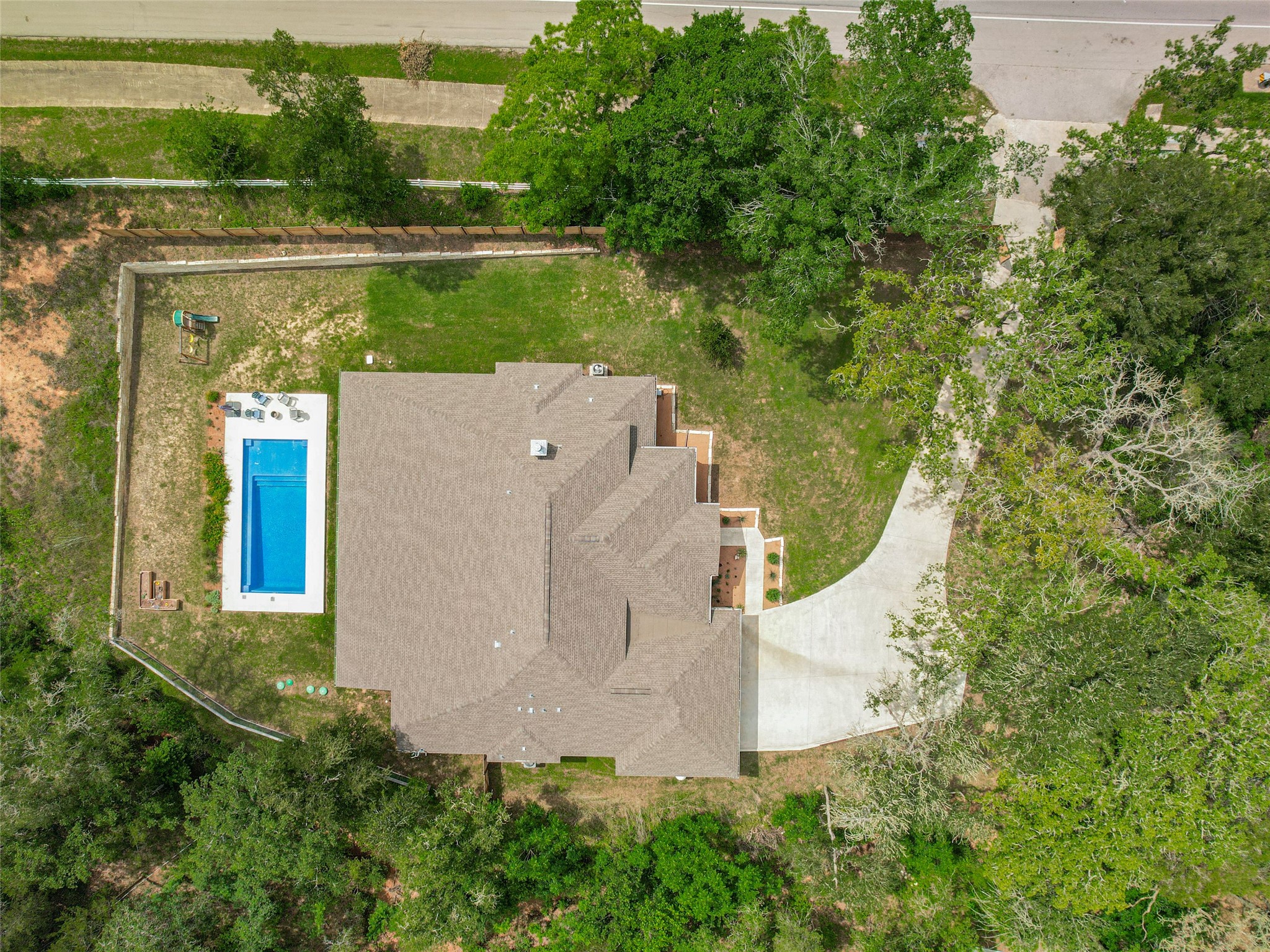 main property photo 31