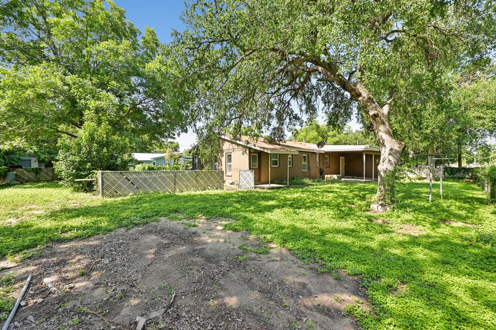 main property photo 14
