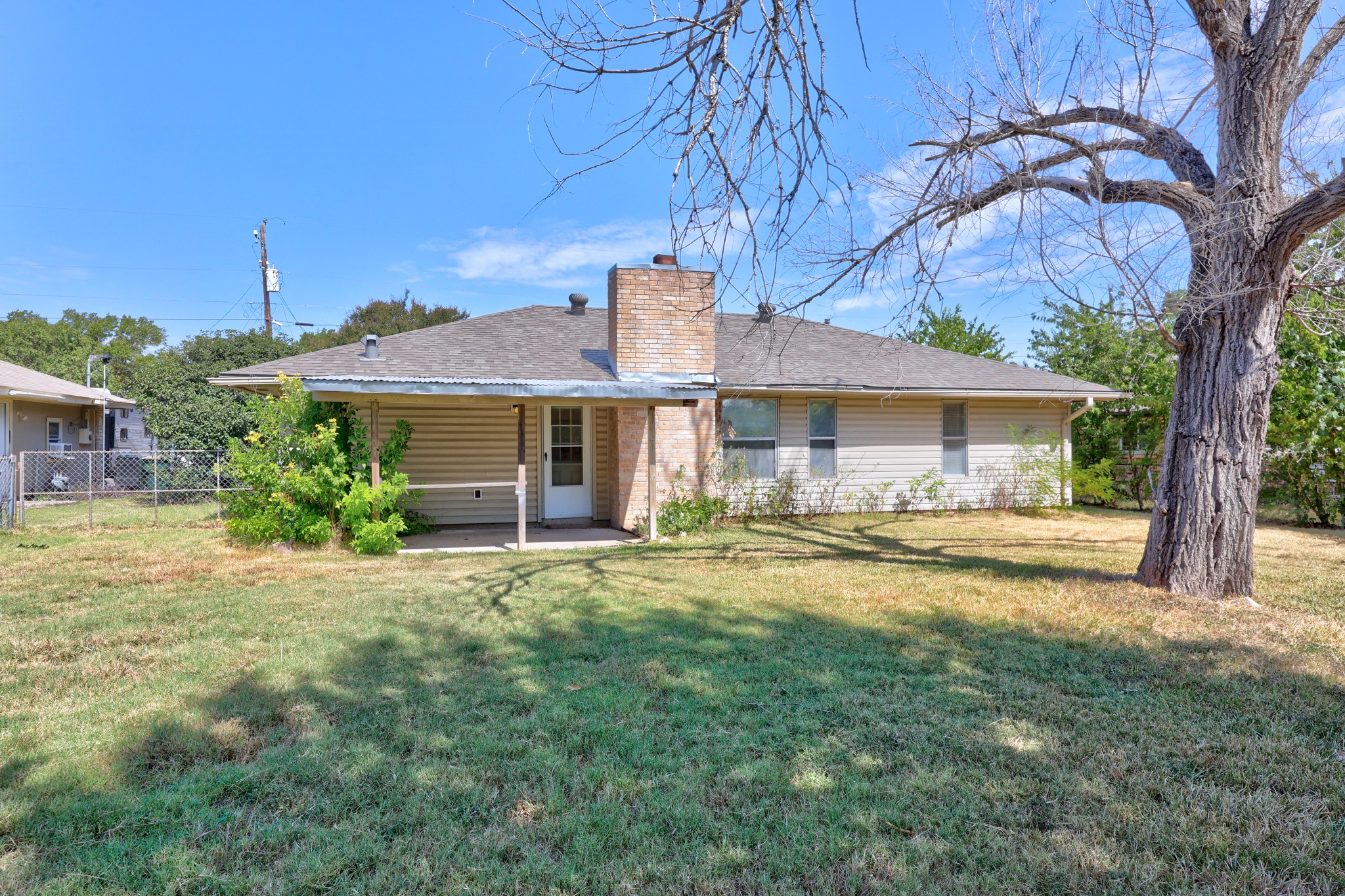 main property photo 25