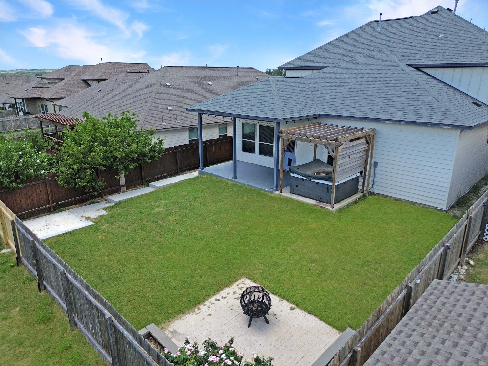 main property photo 18