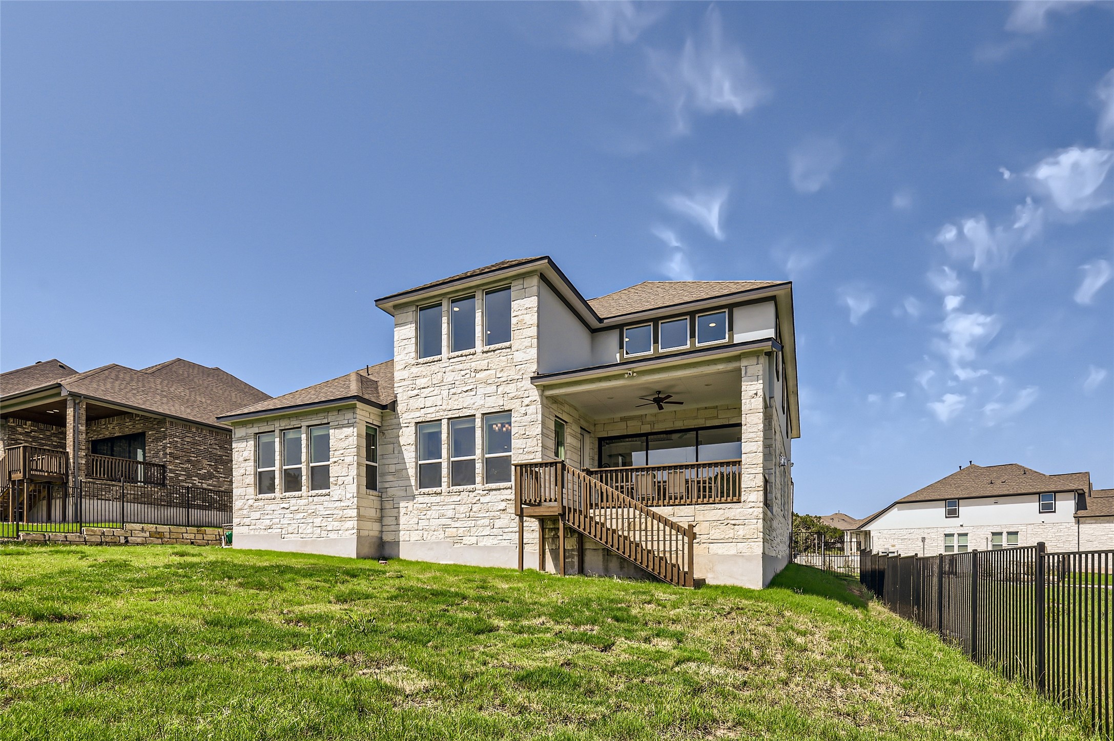 main property photo 39