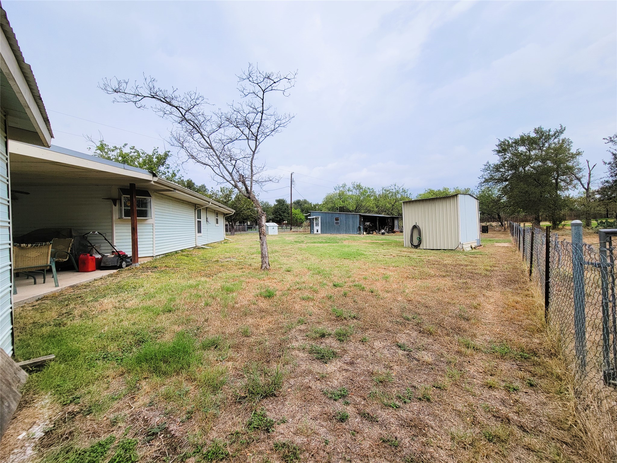 main property photo 10