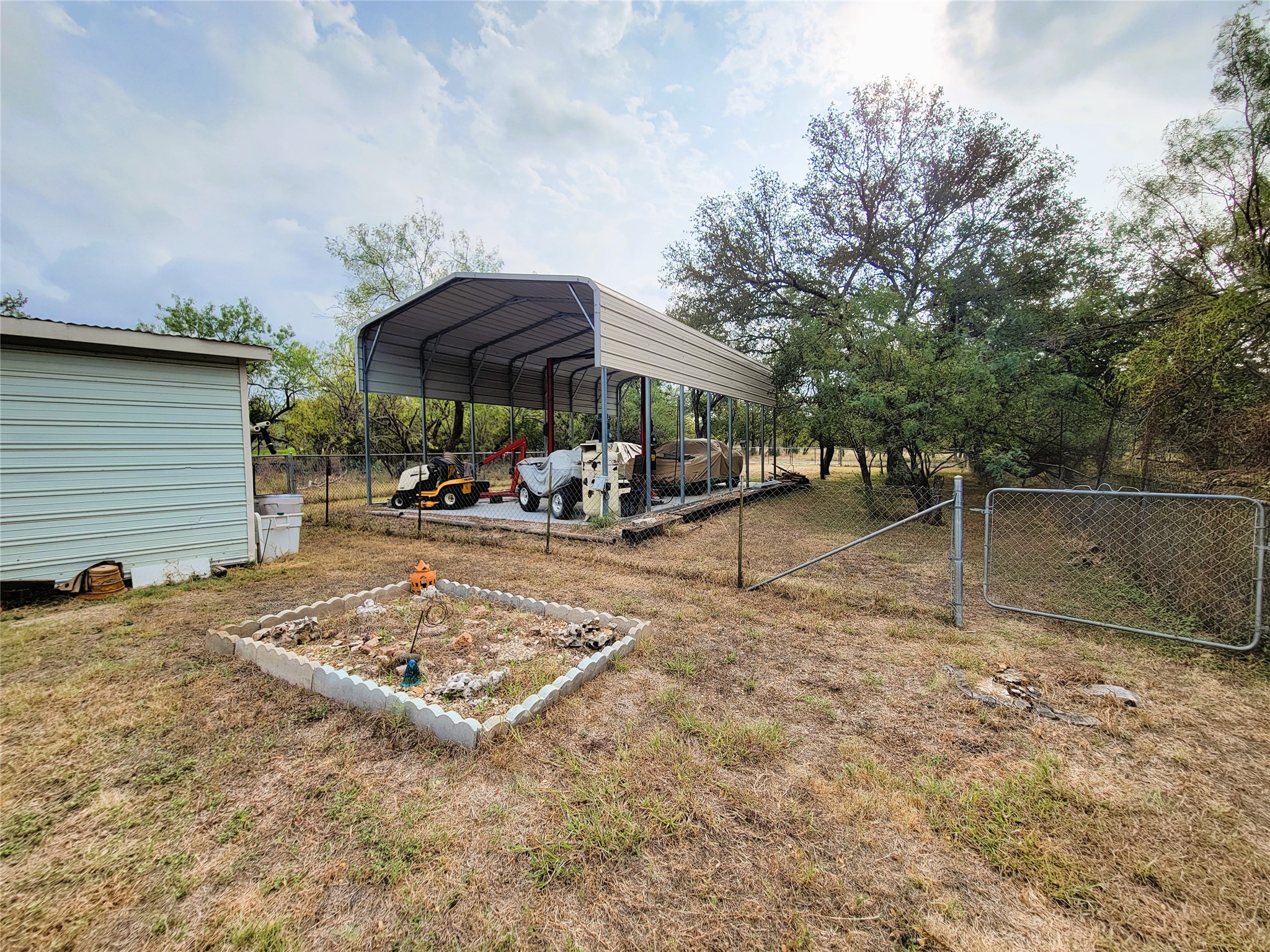 main property photo 12