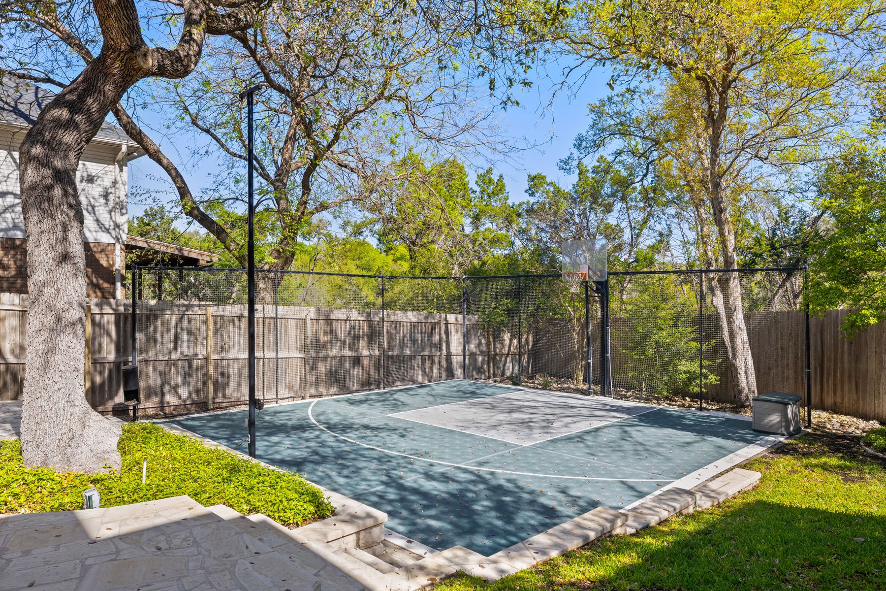 main property photo 16