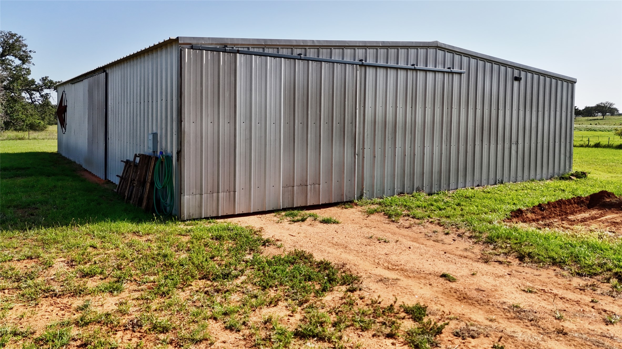 main property photo 30
