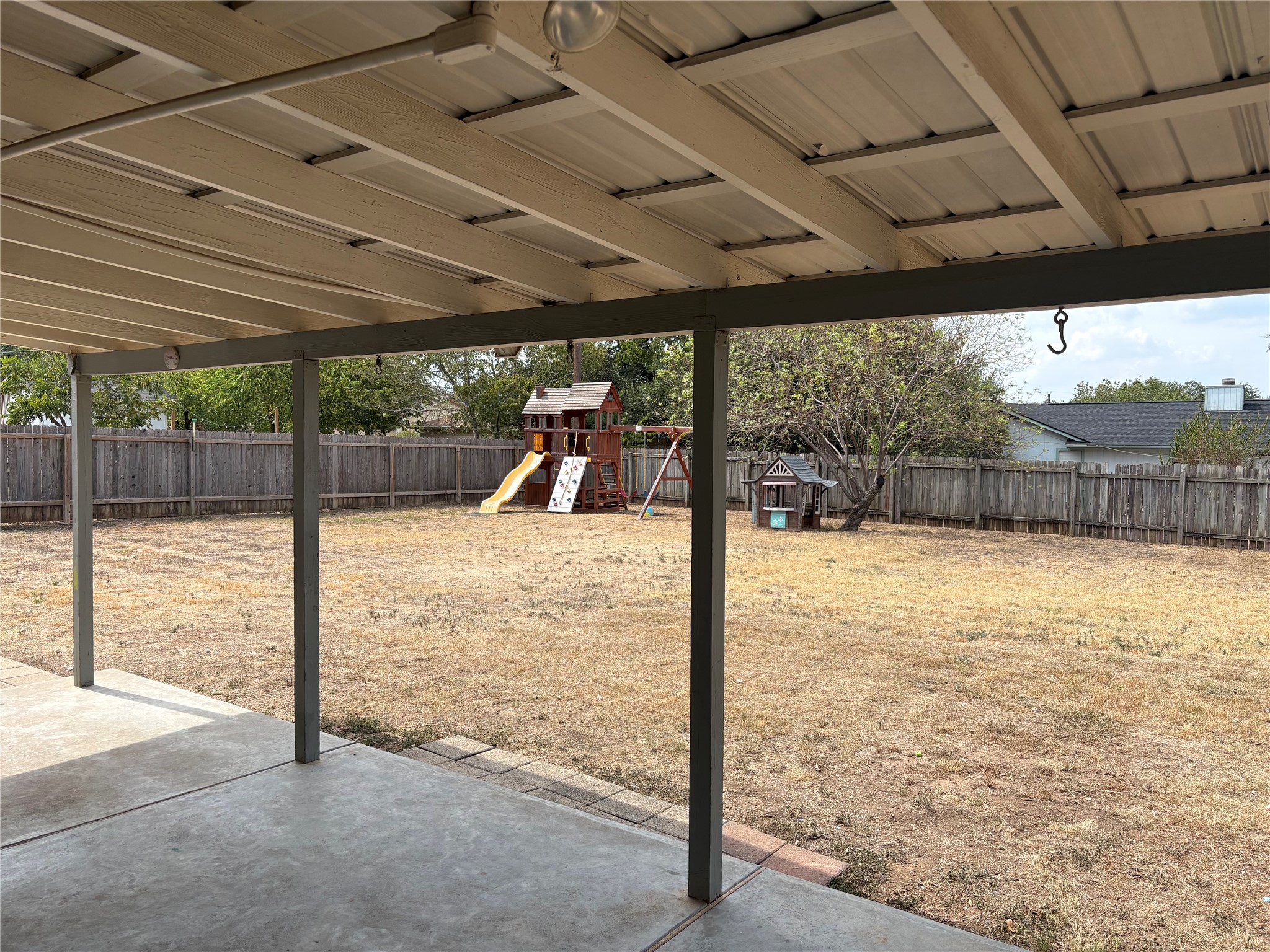 main property photo 6