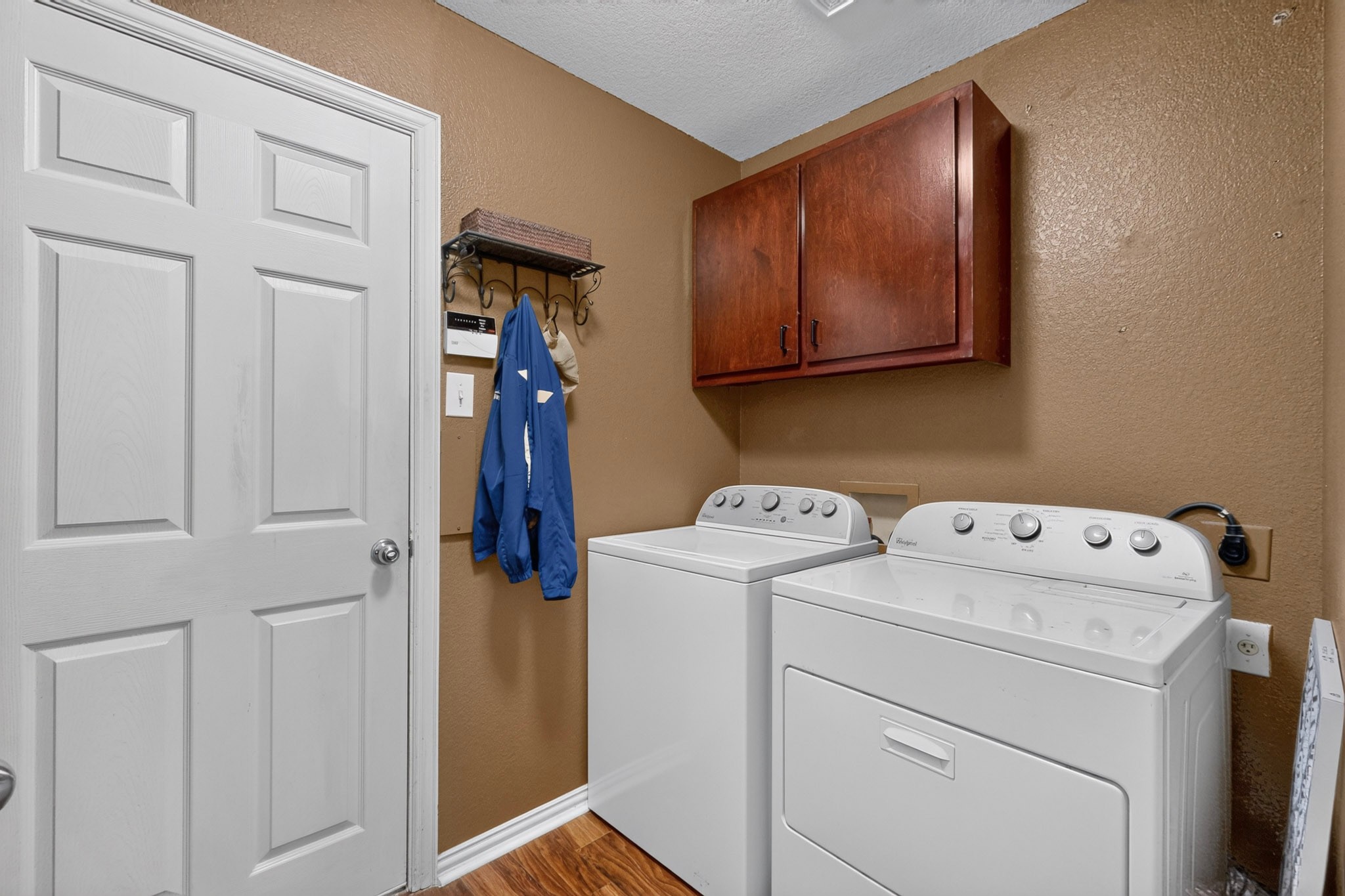 main property photo 27