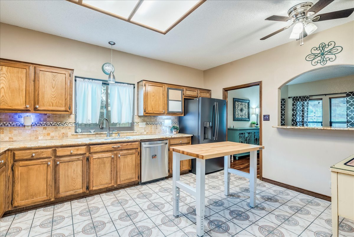 main property photo 10