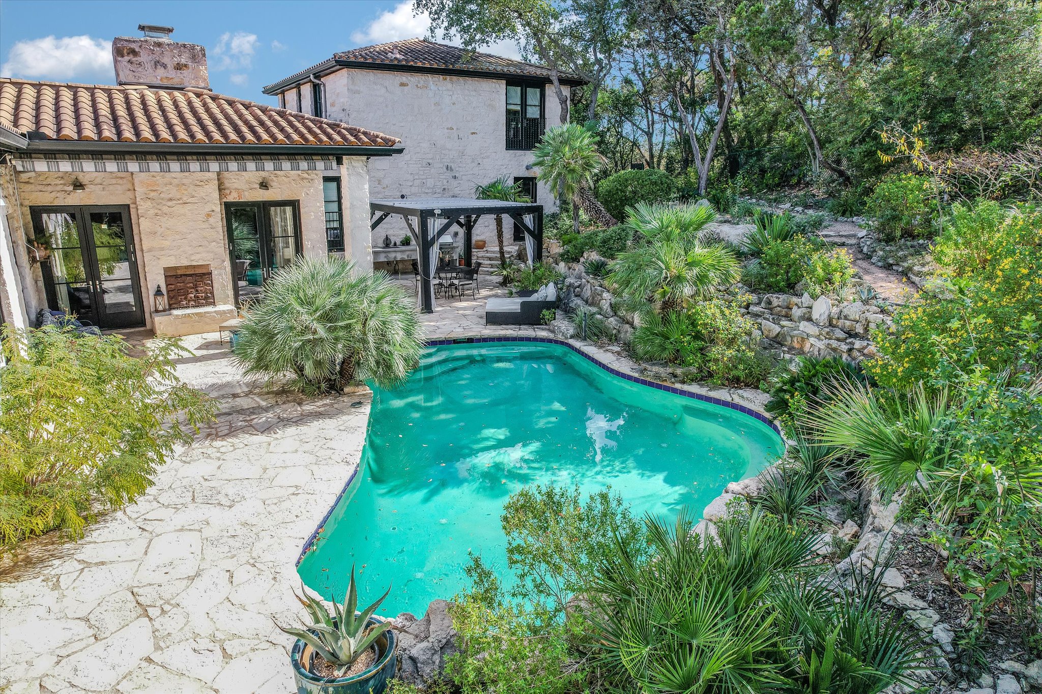 main property photo 32