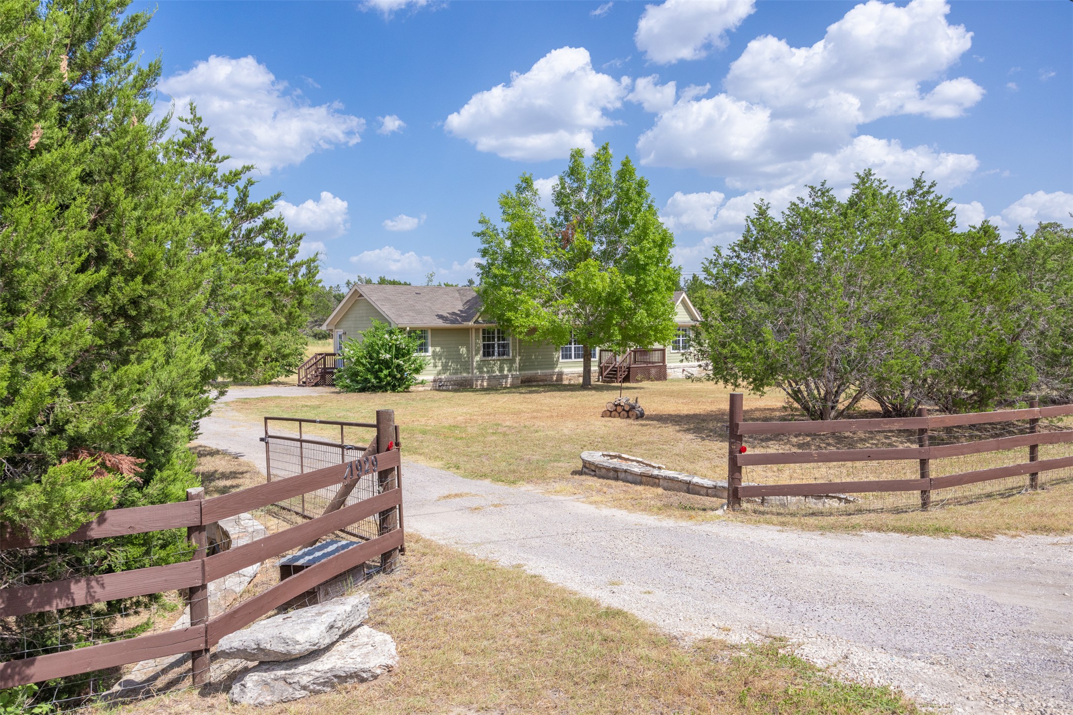 main property photo 4