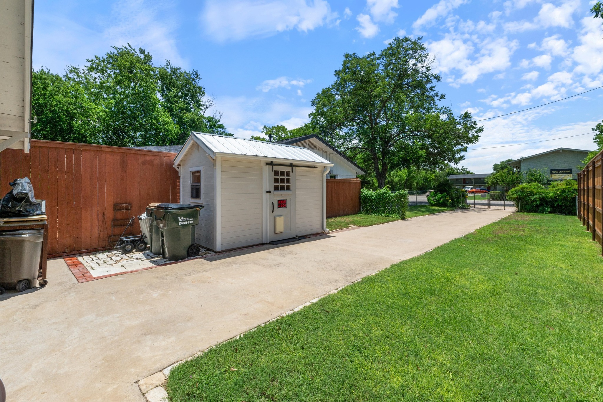 main property photo 31