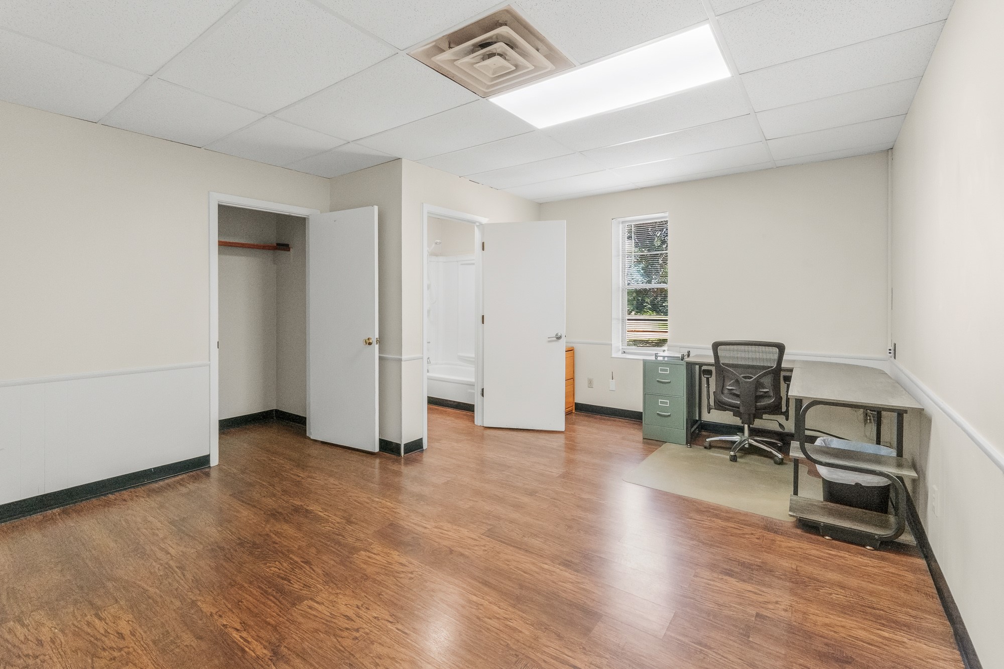 main property photo 20