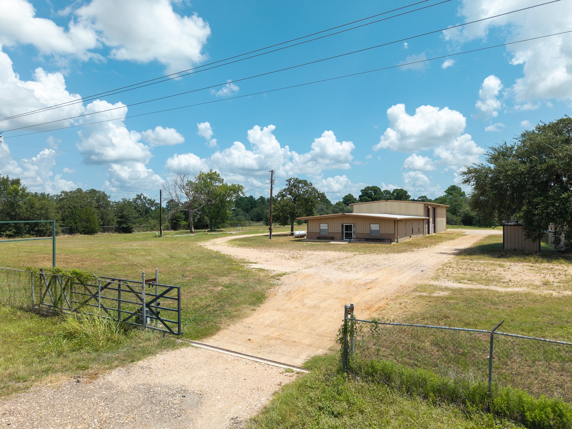 main property photo 6
