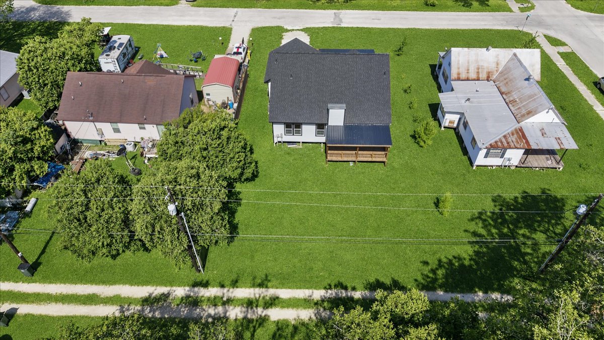 main property photo 34