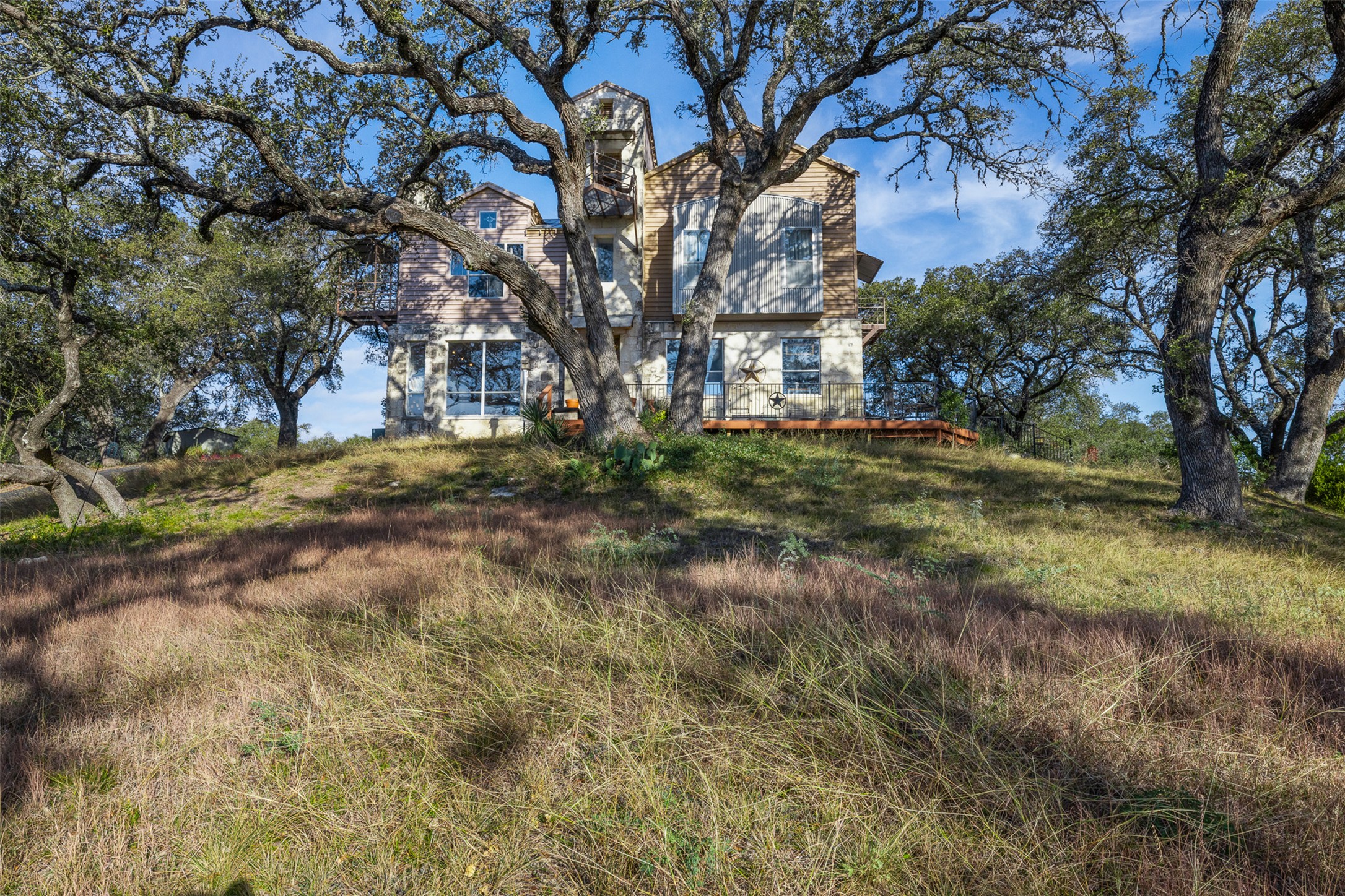 main property photo 17