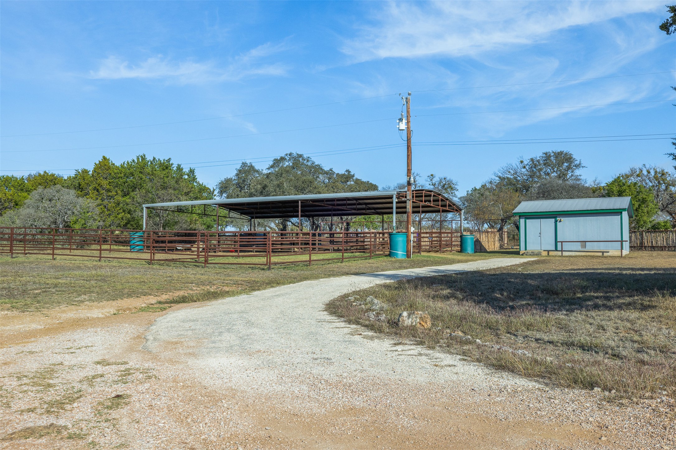 main property photo 30