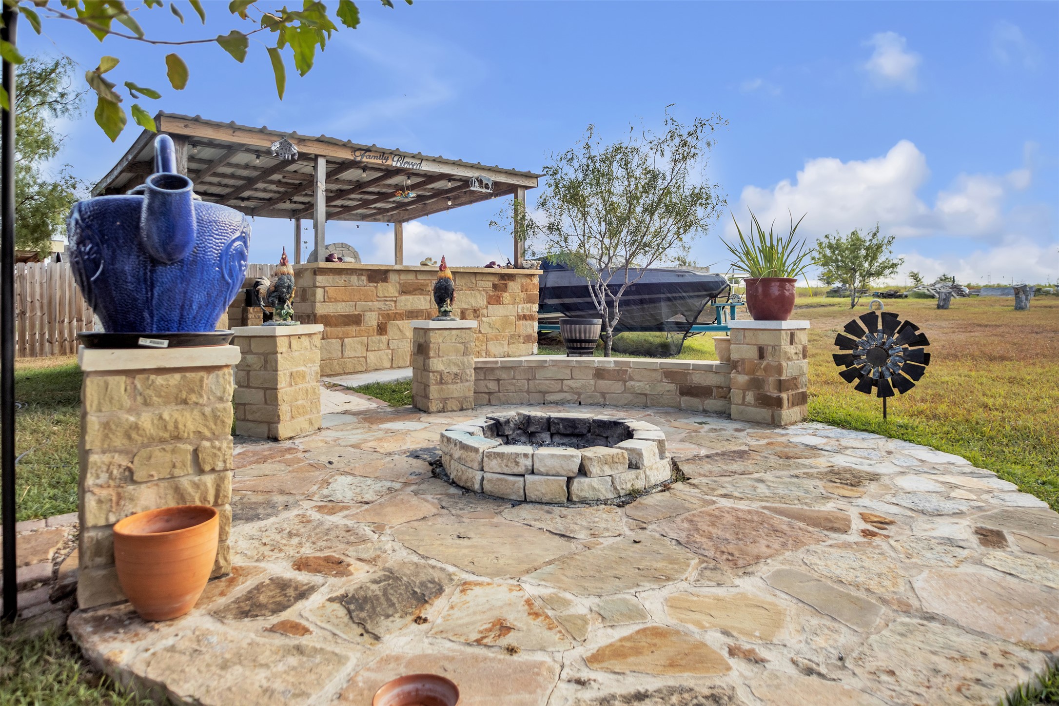main property photo 31