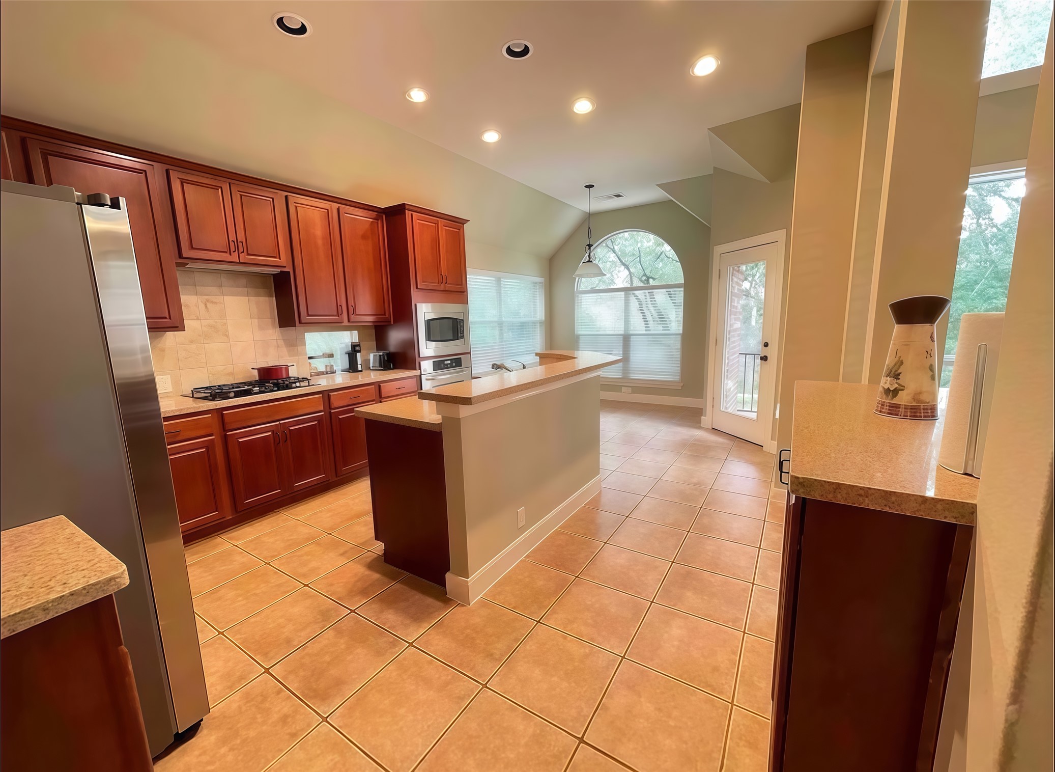 main property photo 3