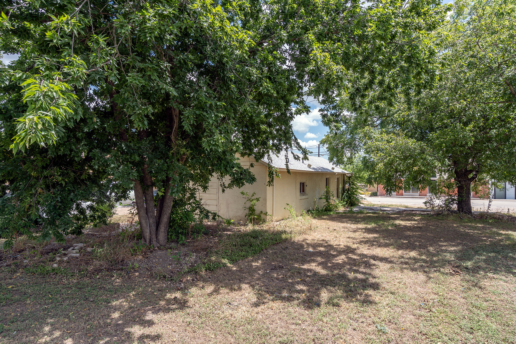 main property photo 13