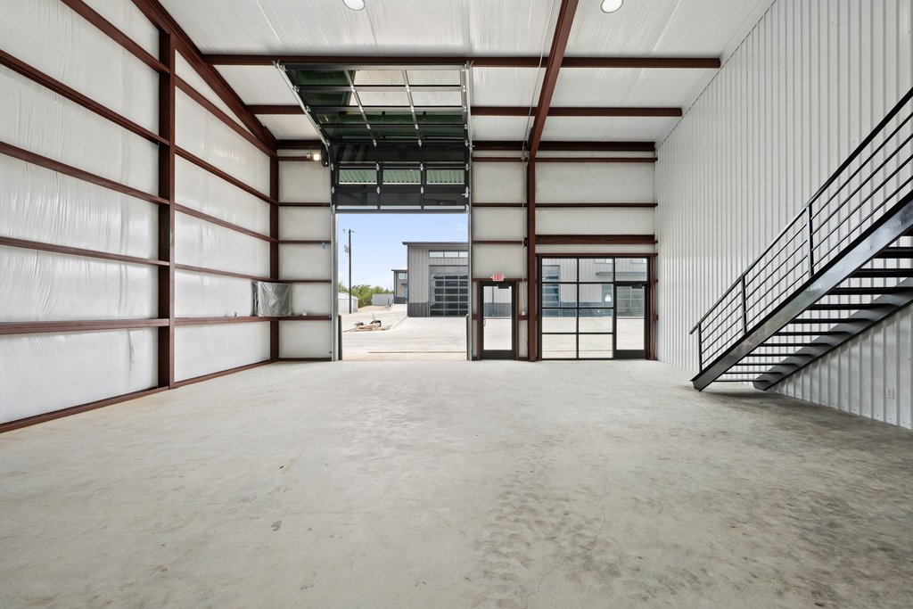 main property photo 23