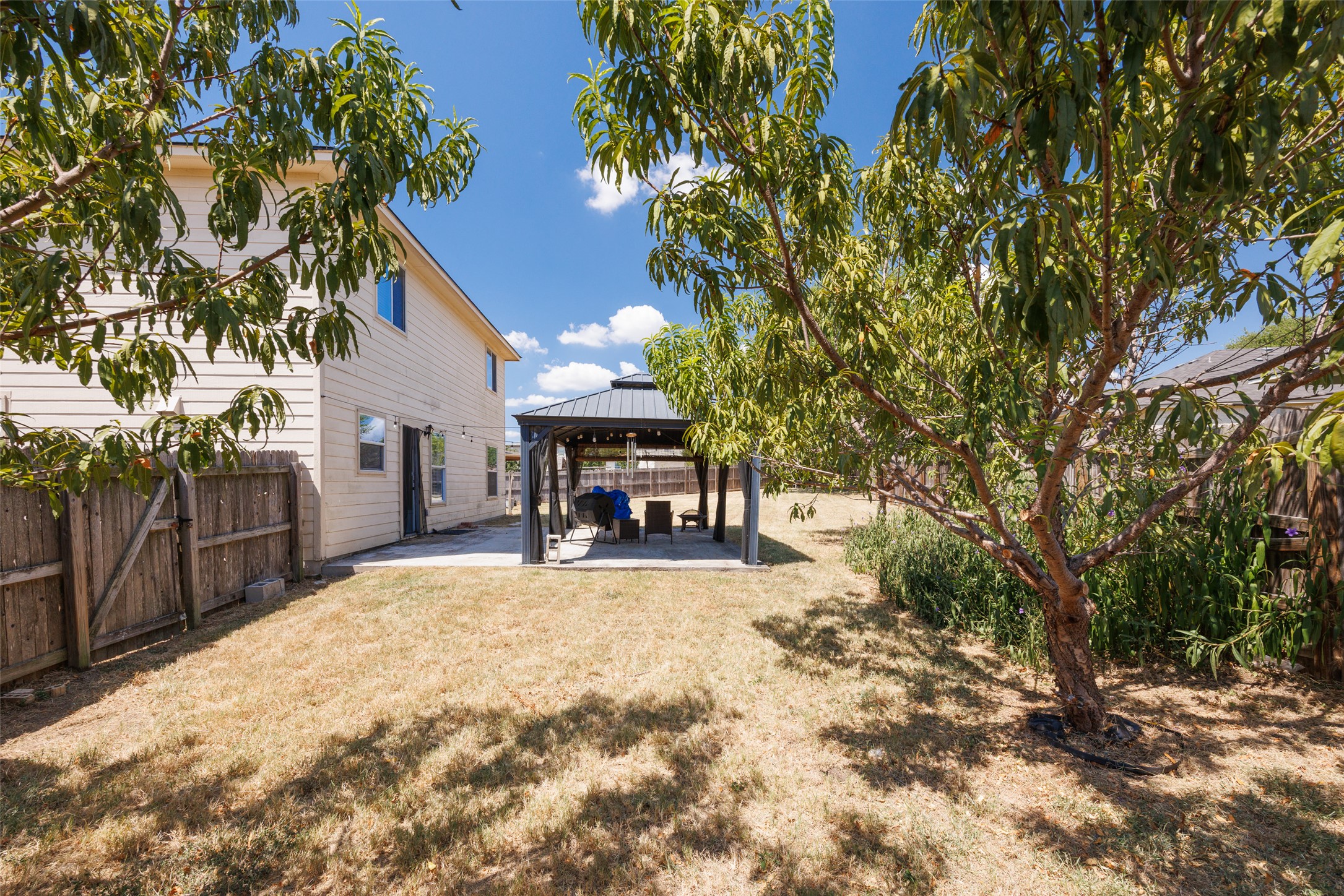 main property photo 16