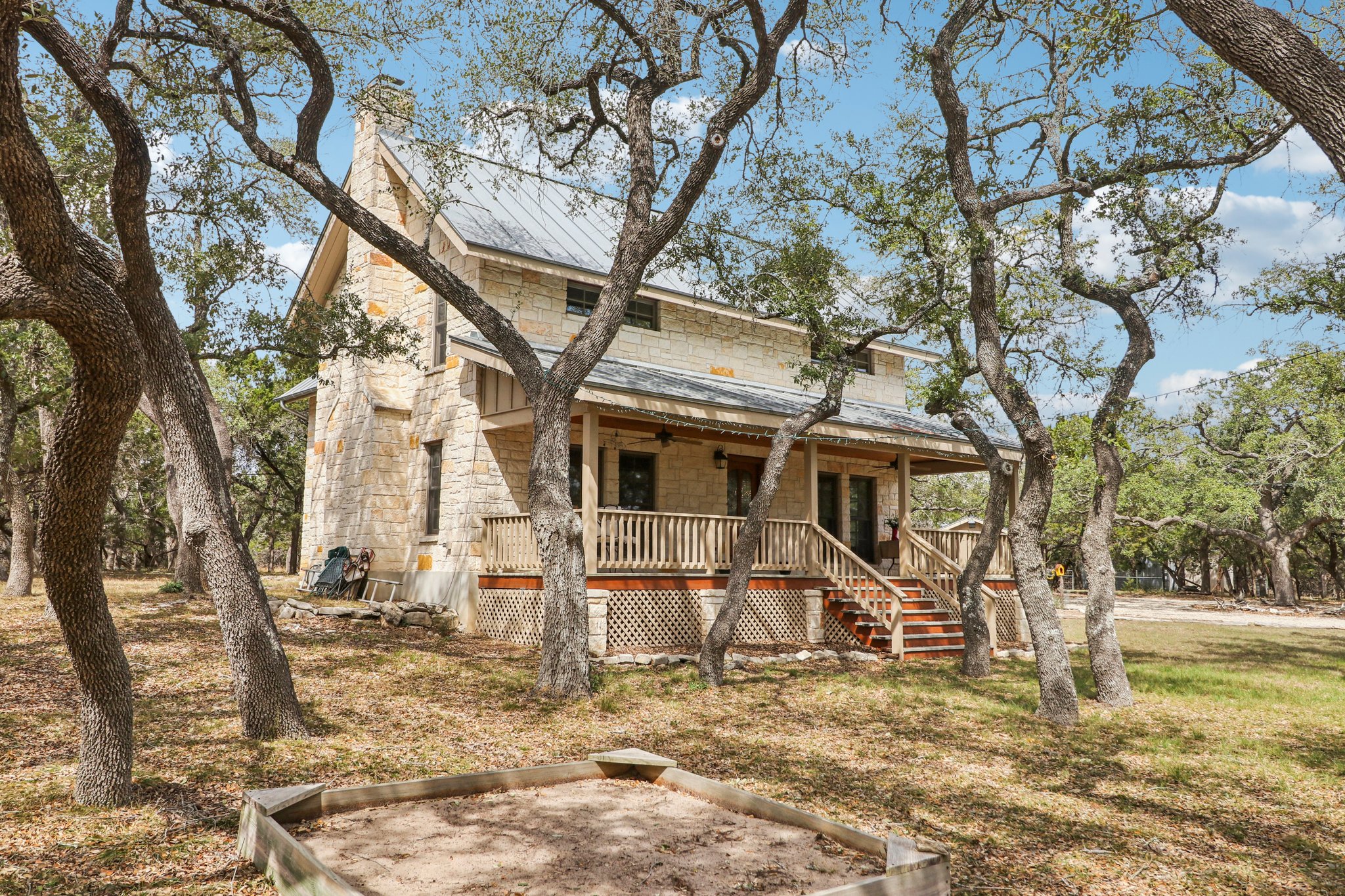 main property photo 31