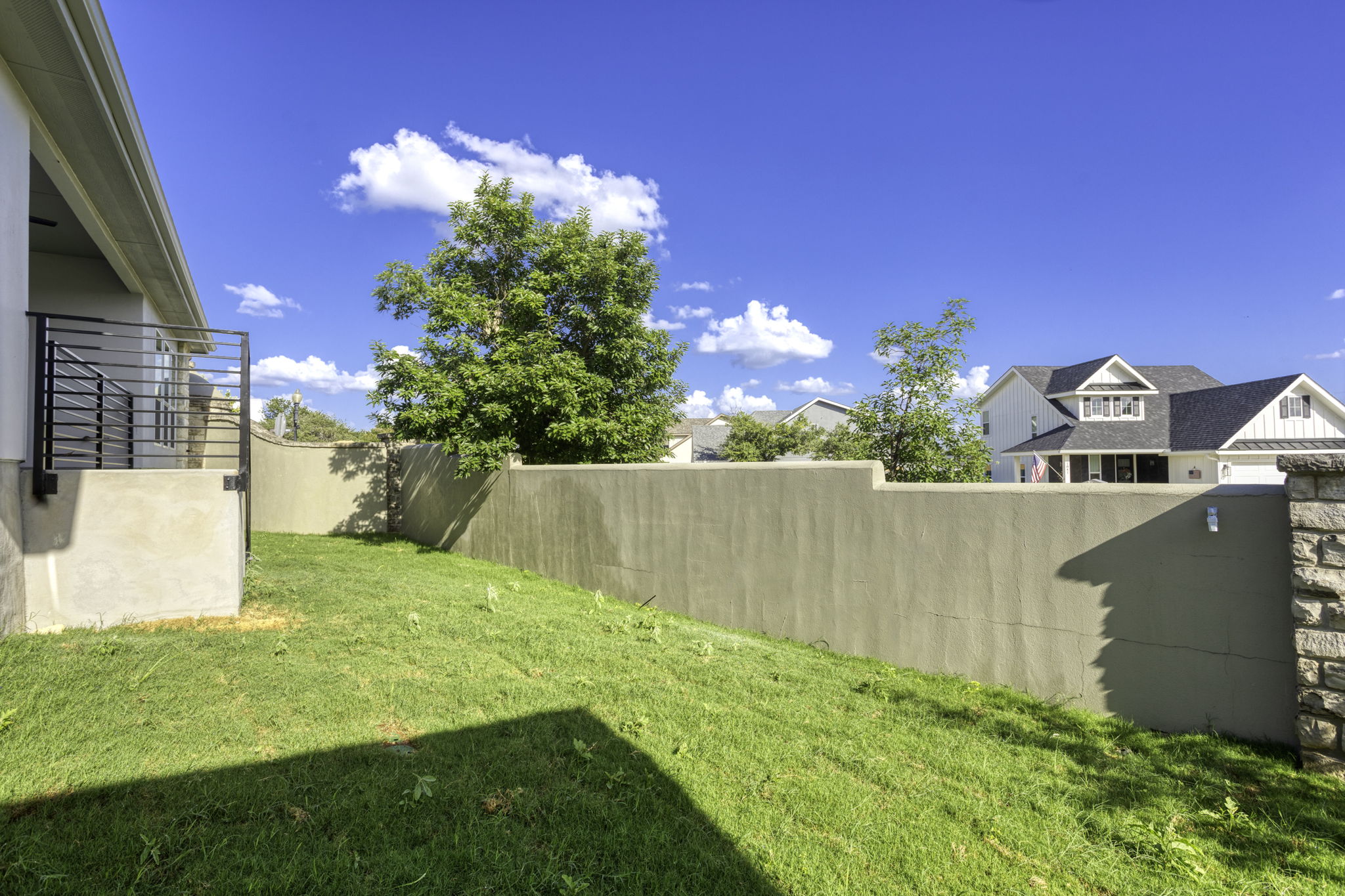 main property photo 12