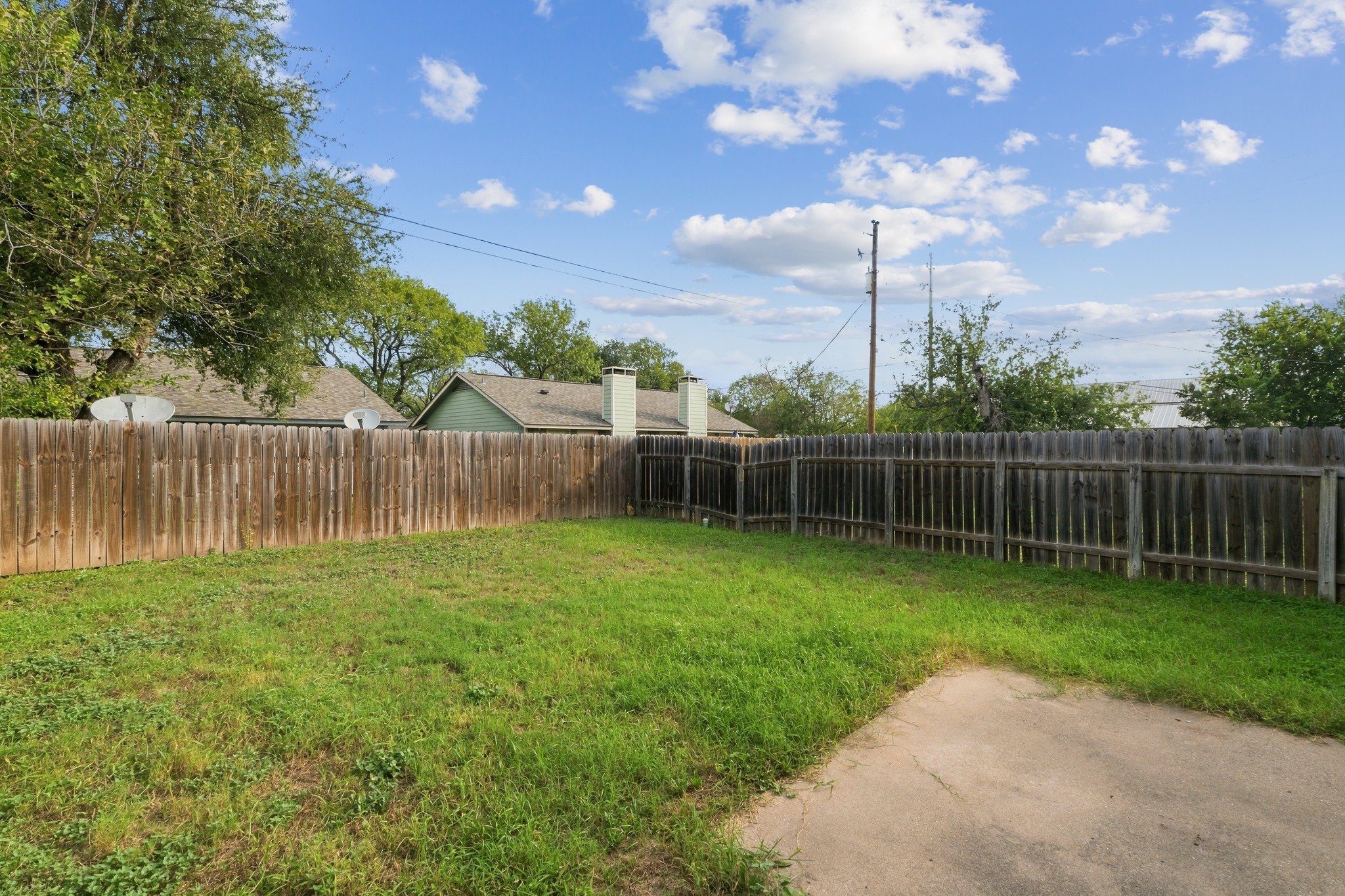 main property photo 16