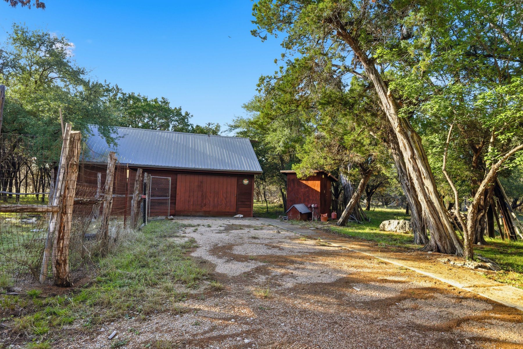 main property photo 4