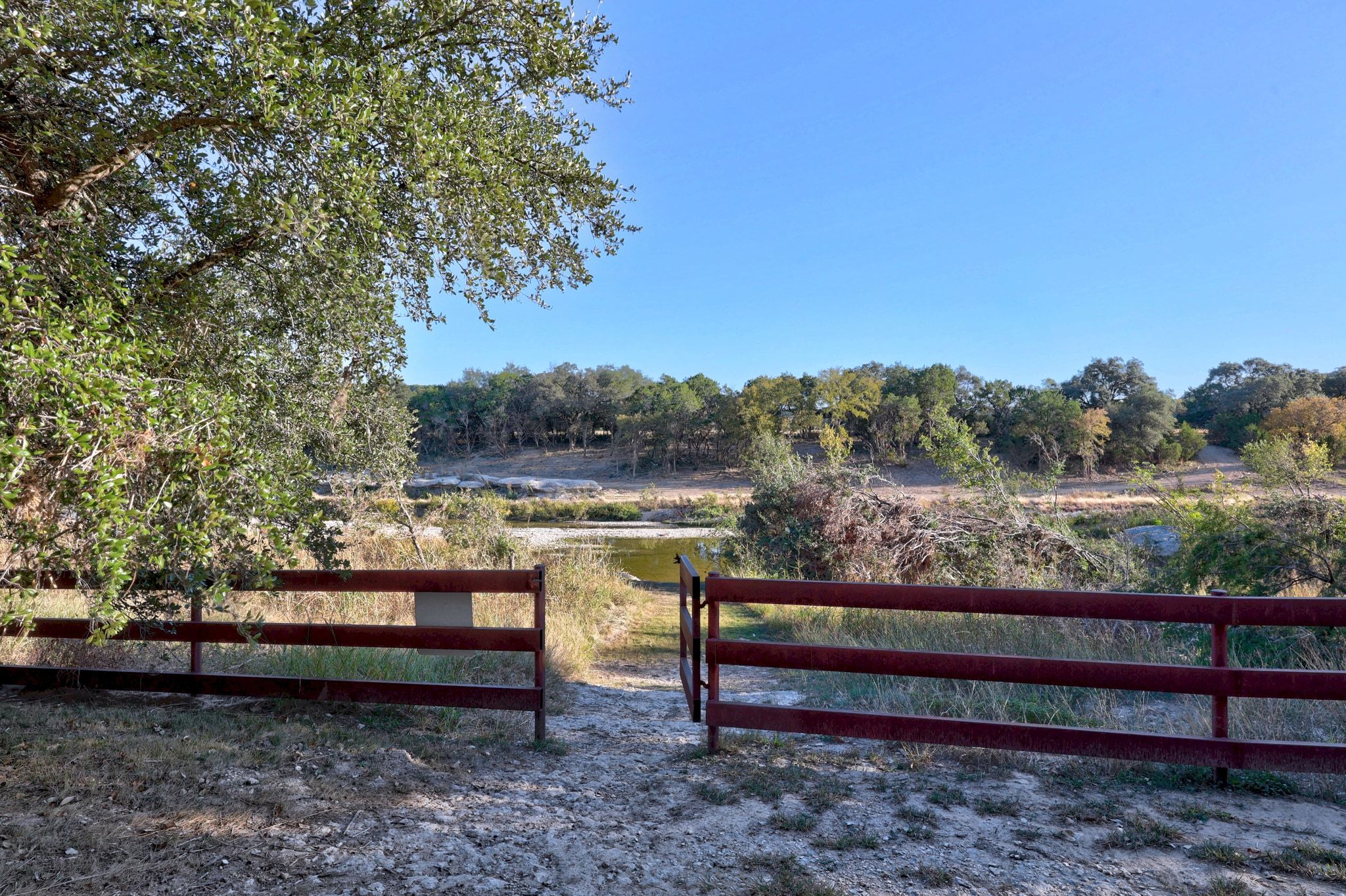 main property photo 31