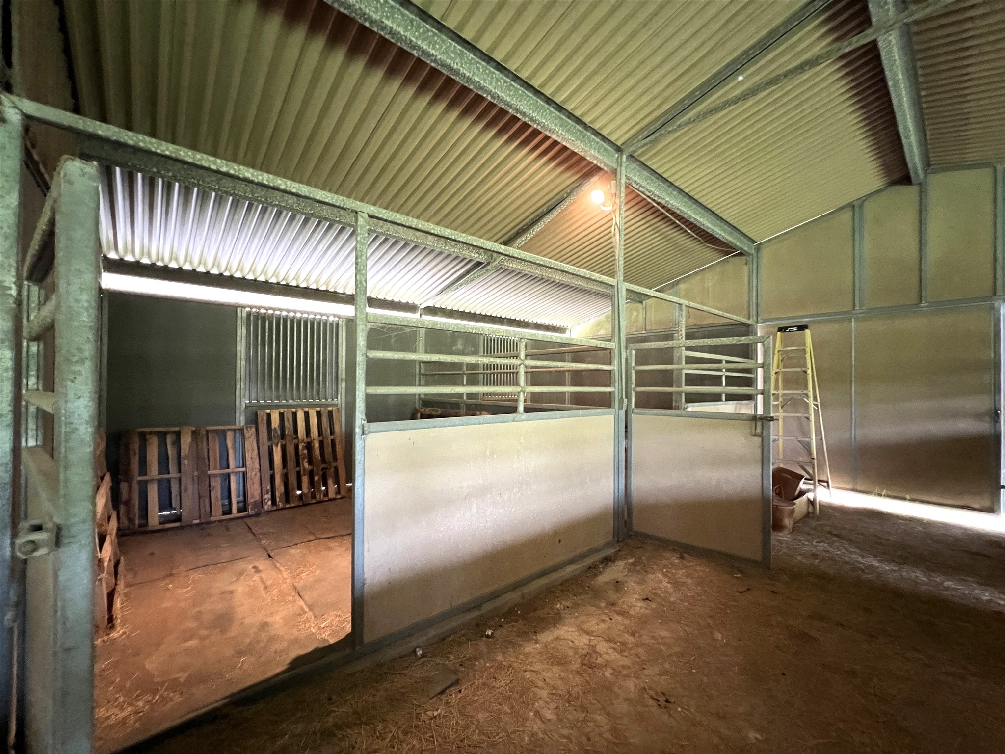 main property photo 32