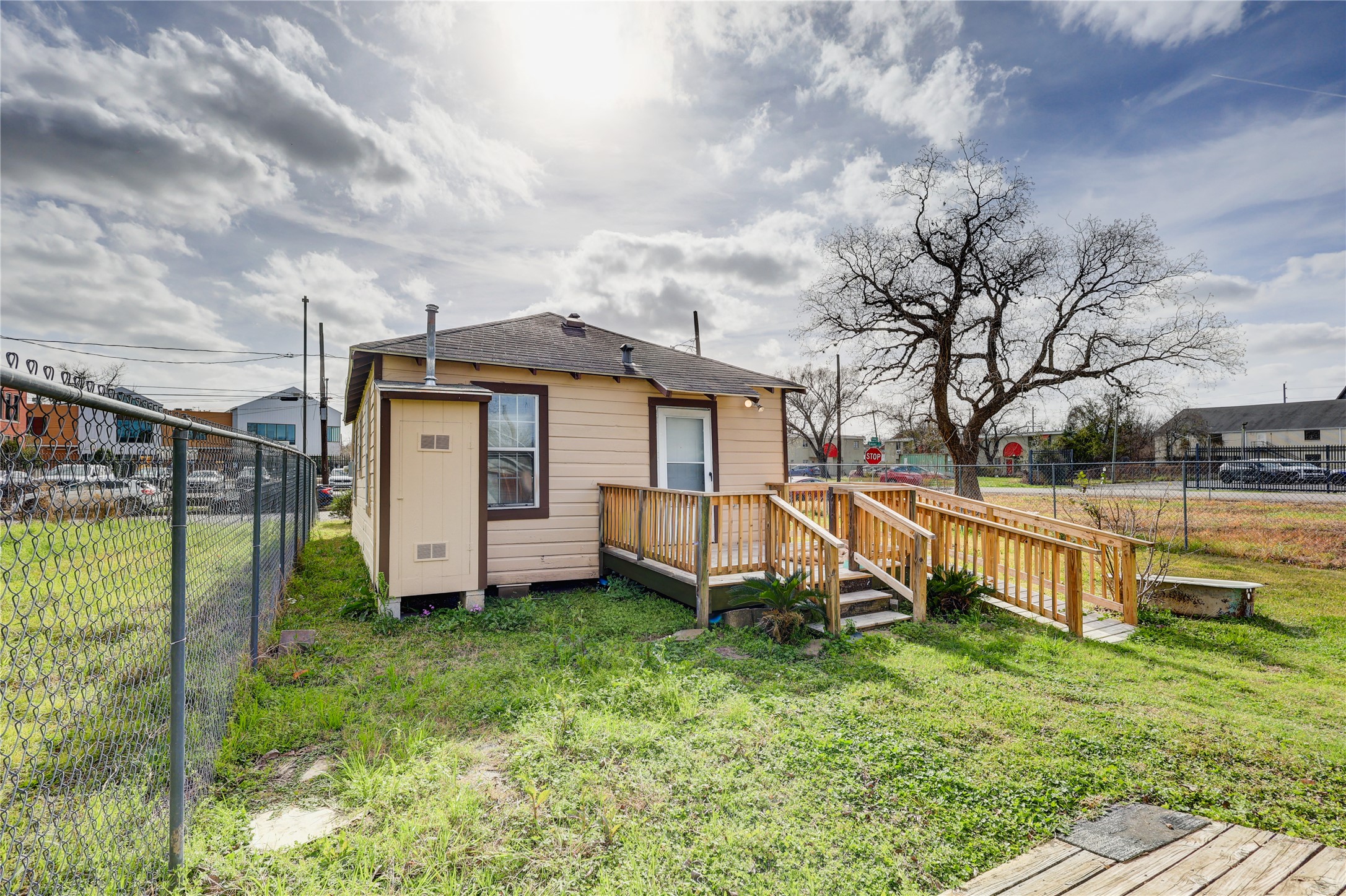 main property photo 17