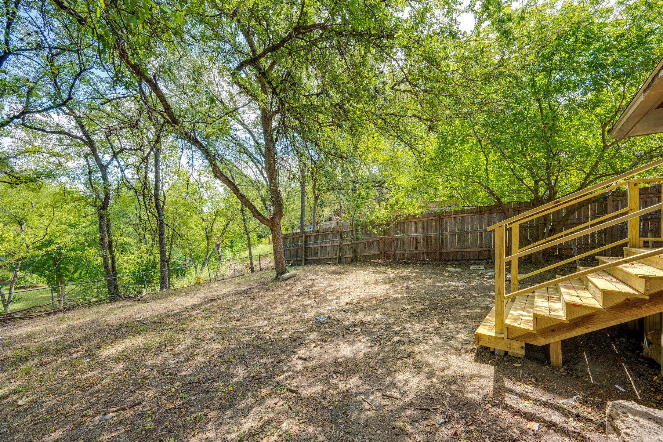 main property photo 30