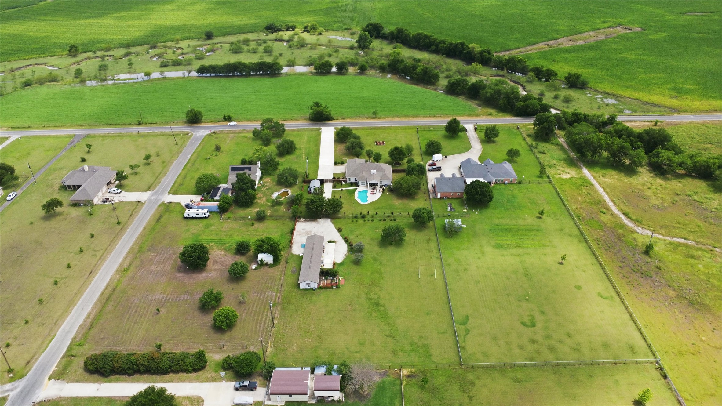 main property photo 37