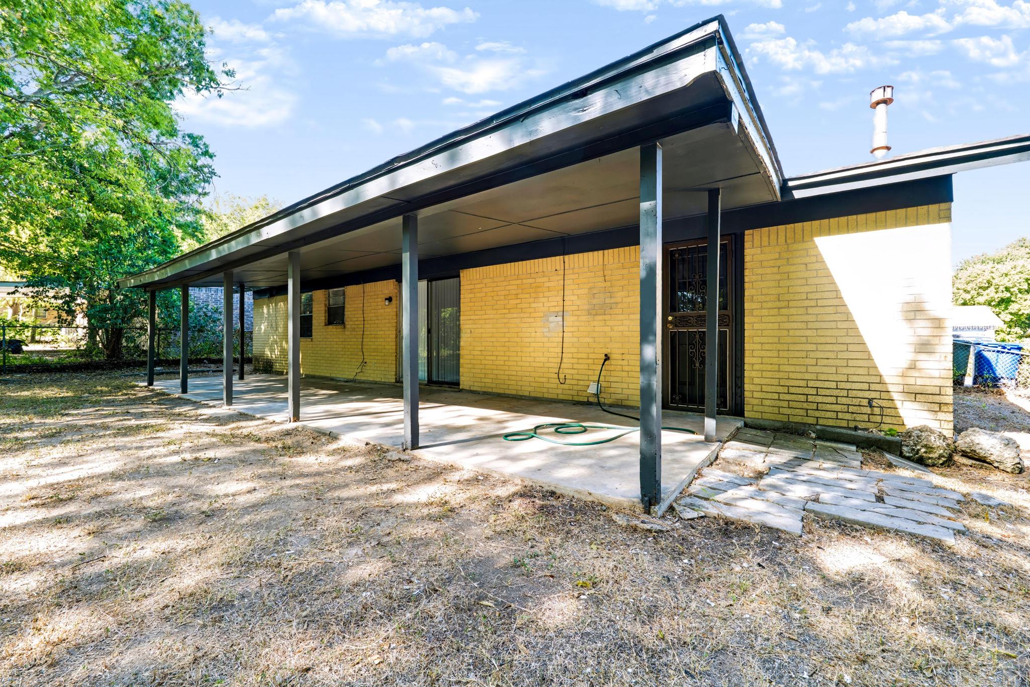 main property photo 17