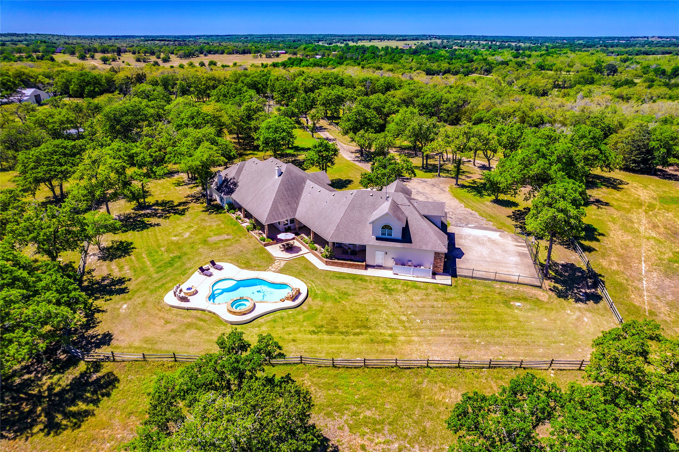 main property photo 22